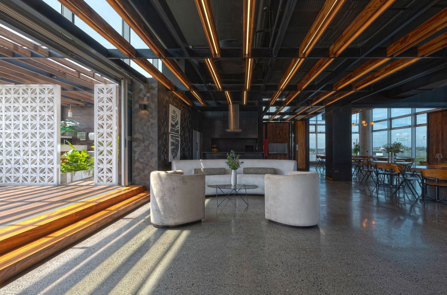 Fotografía y video de arquitectura en Guatemala para comercial, rooftop, eventos, diseño de interiores y mobiliario.