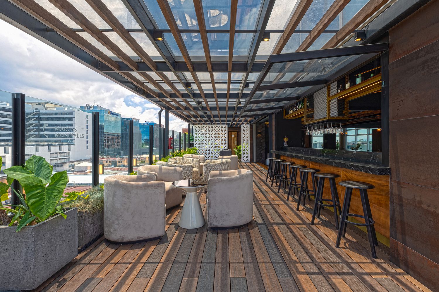 Fotografía y video de arquitectura en Guatemala para comercial, rooftop, eventos, diseño de interiores y mobiliario.