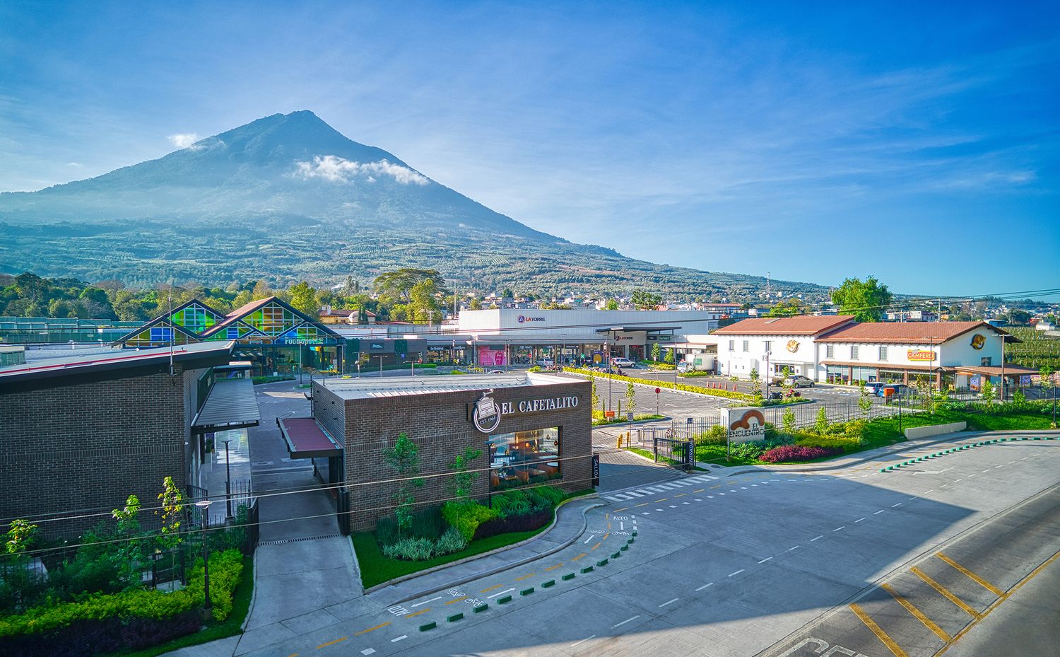 Fotografía y video de arquitectura en Guatemala para centro comercial, desarrolladoras, diseño de interiores y mobiliario.