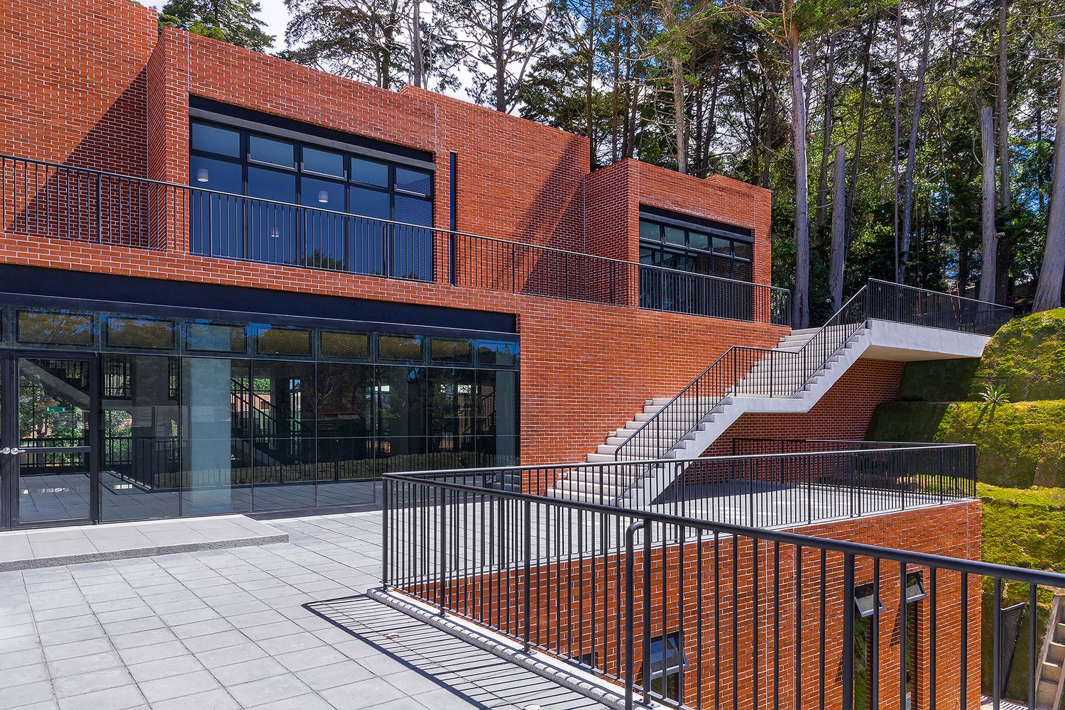 Fotografía y video de arquitectura en Guatemala para colegios y centros educativos.