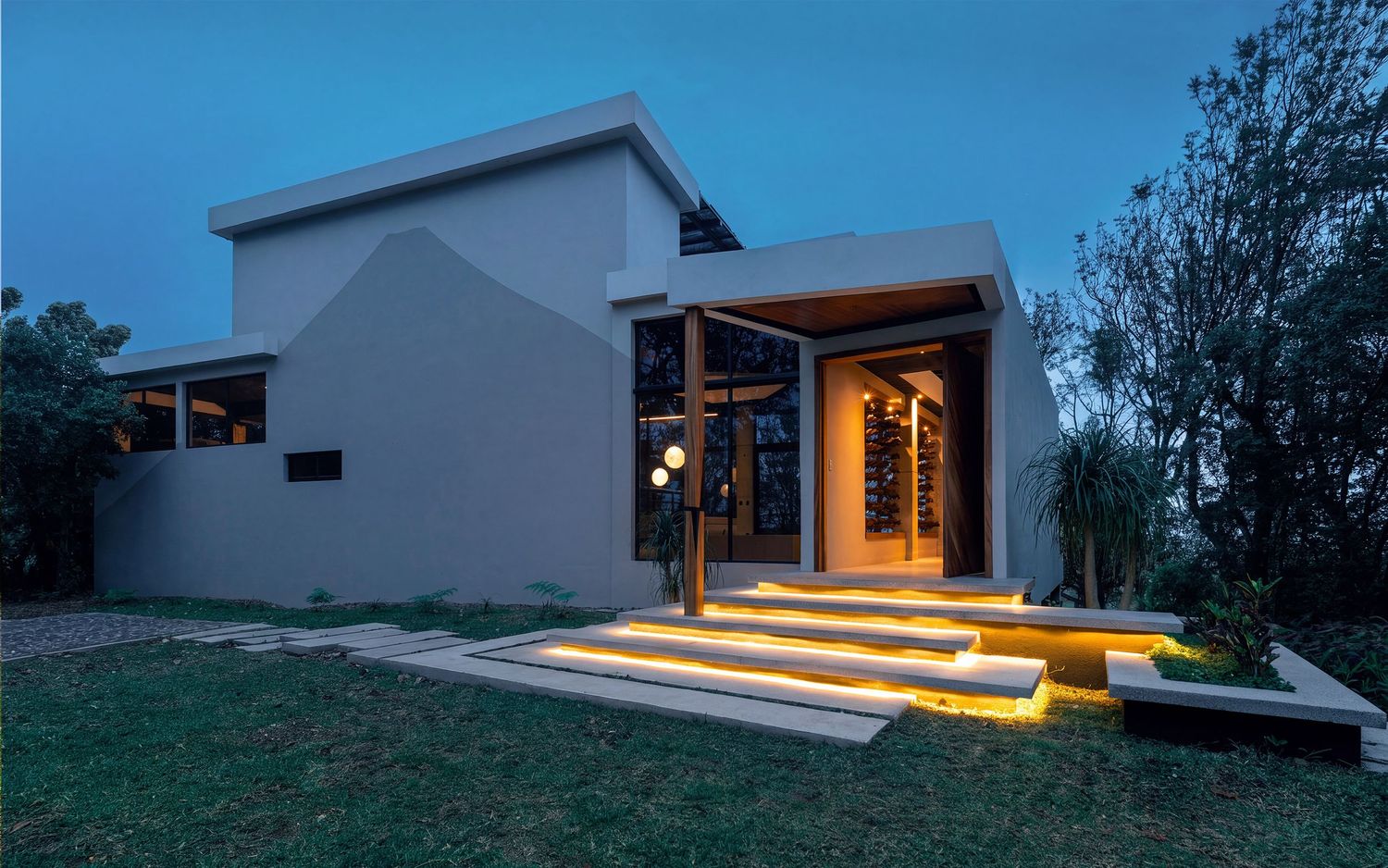 Fotografia de arquitectura. Arquitectura residencial. Fotografia comercial. Experiencia airbnb. Fotografia nocturna. Fachada frontal.