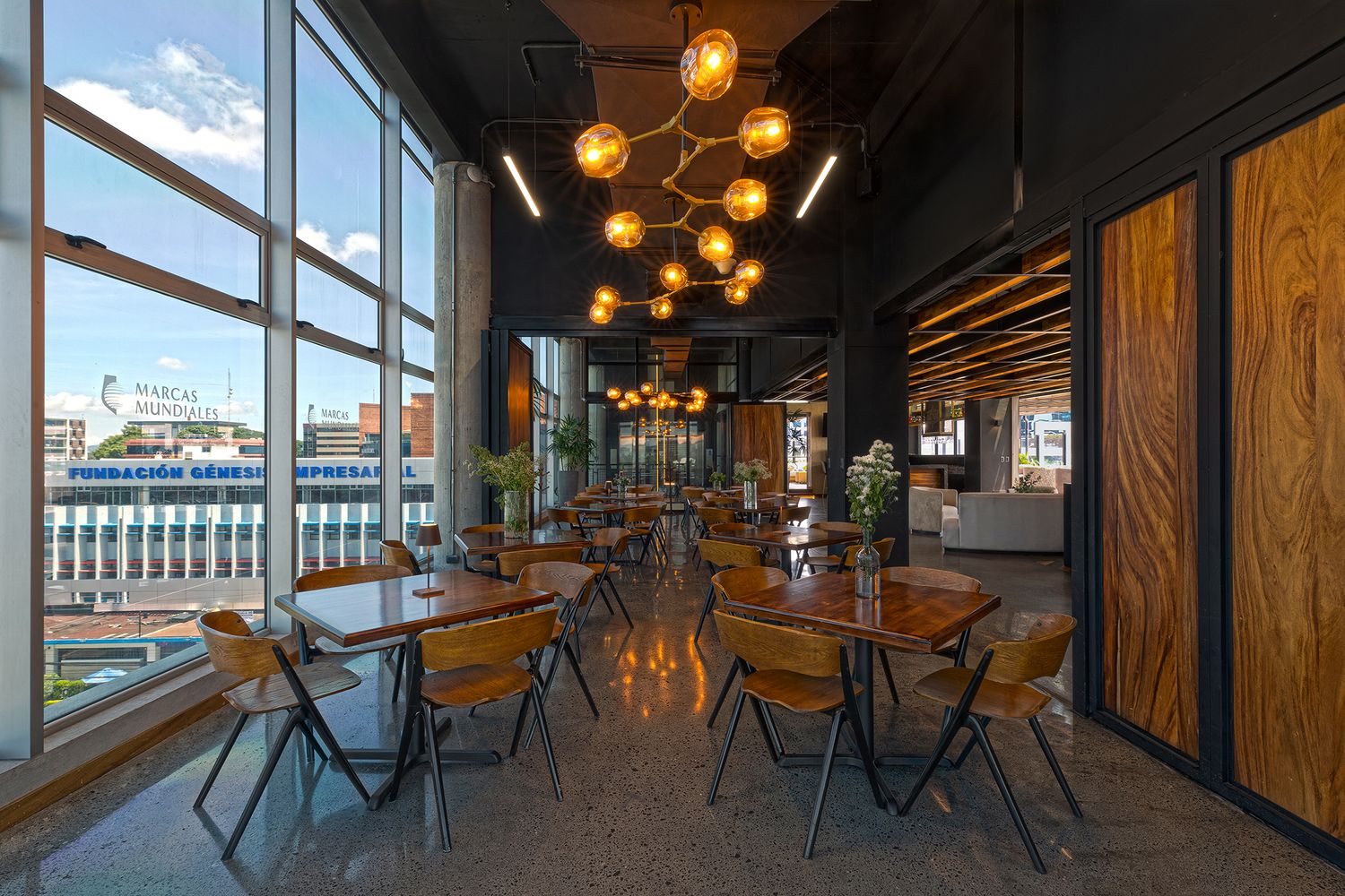 Fotografía y video de arquitectura en Guatemala para comercial, rooftop, eventos, diseño de interiores y mobiliario.
