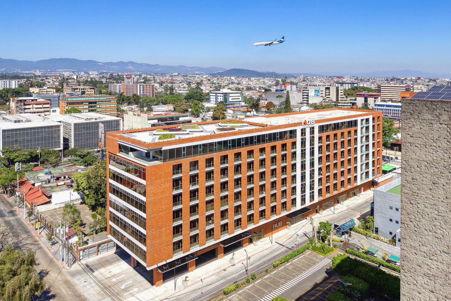 Fotografia de arquitectura en Guatemala. Arquitectura institucional. Fotografia comercial. Edificio de oficinas. Clinicas medicas. Comedor.