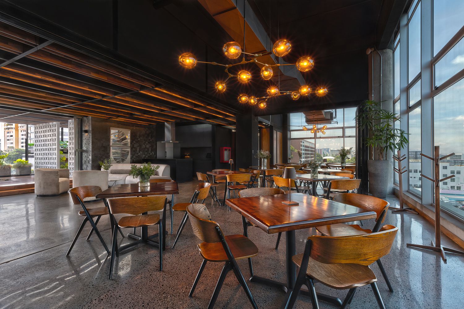 Fotografía y video de arquitectura en Guatemala para comercial, rooftop, eventos, diseño de interiores y mobiliario.
