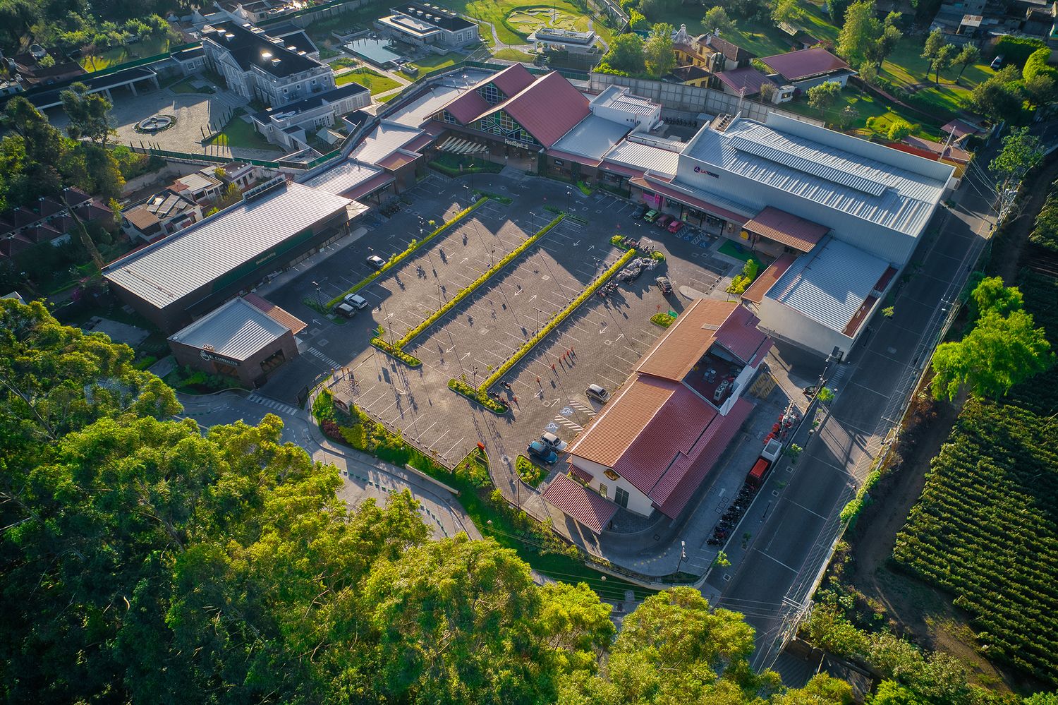 Fotografía y video de arquitectura en Guatemala para centro comercial, desarrolladoras, diseño de interiores y mobiliario.