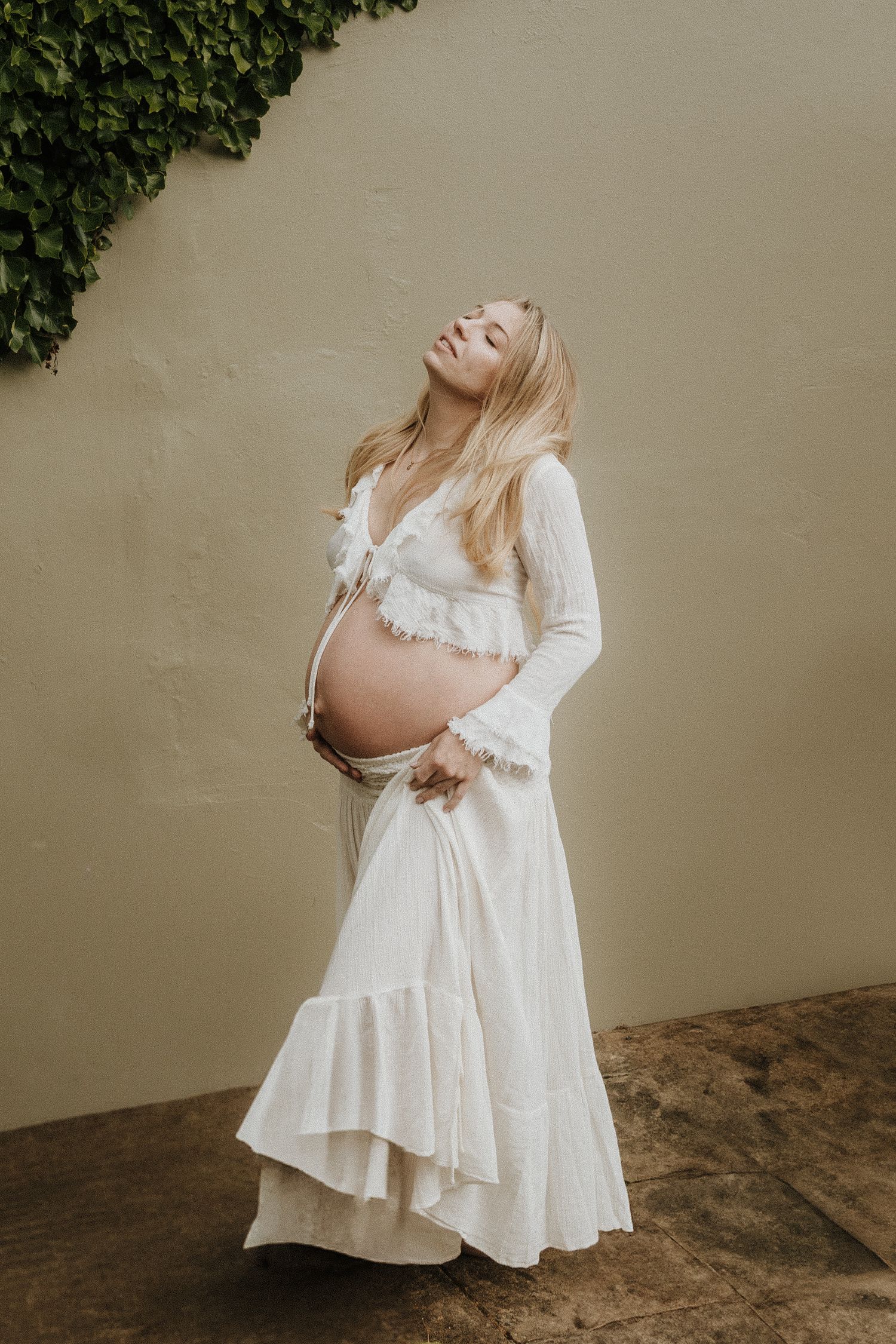 Oxfordshire maternity photographer