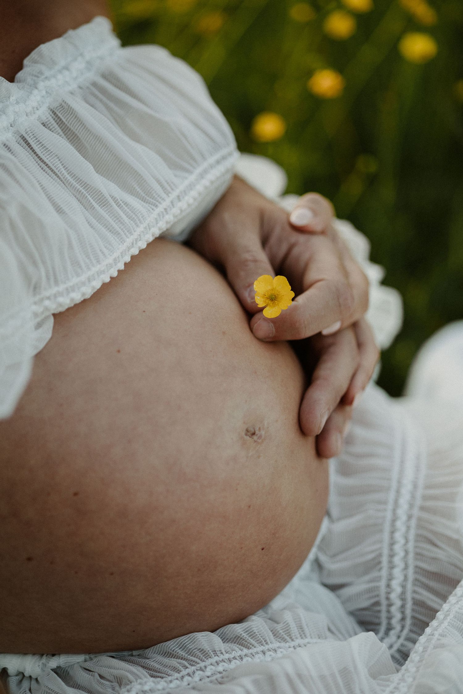 Oxfordshire maternity photographer