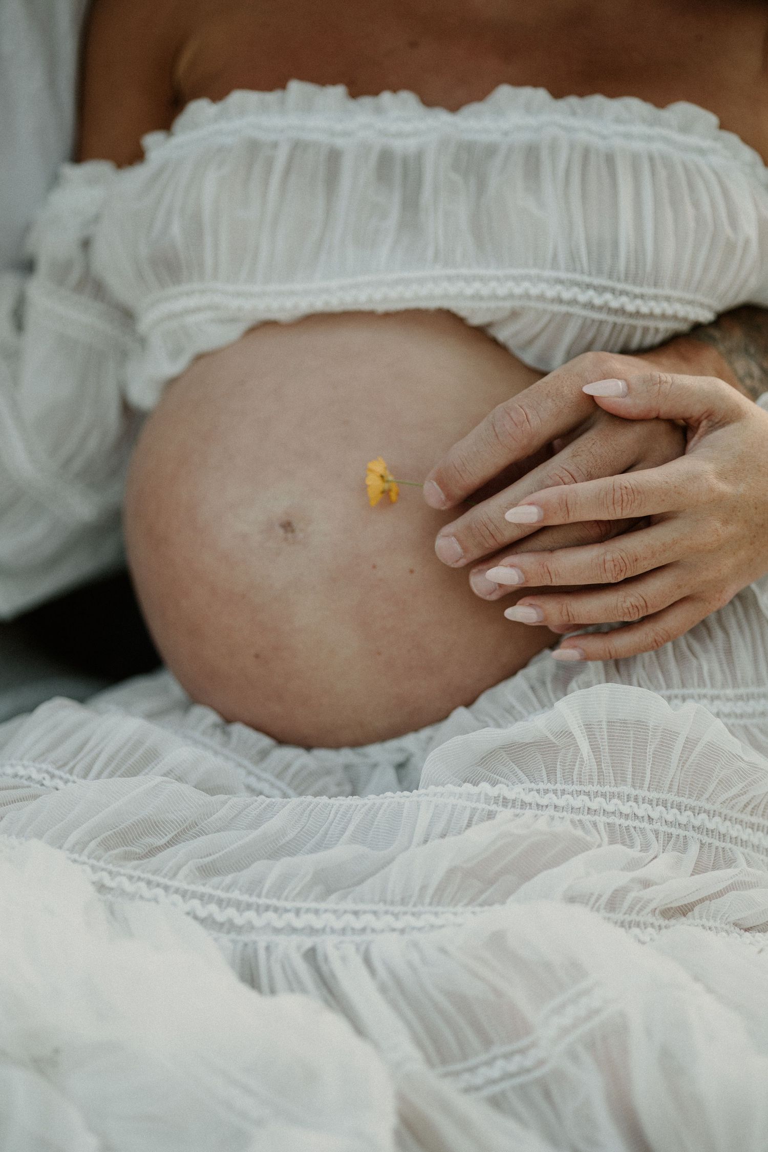 Oxfordshire maternity photographer