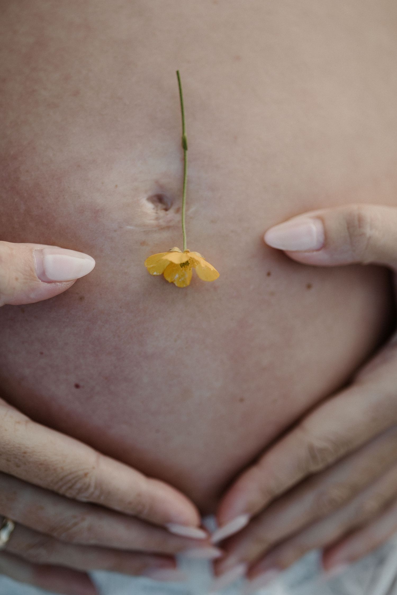 Oxfordshire maternity photographer