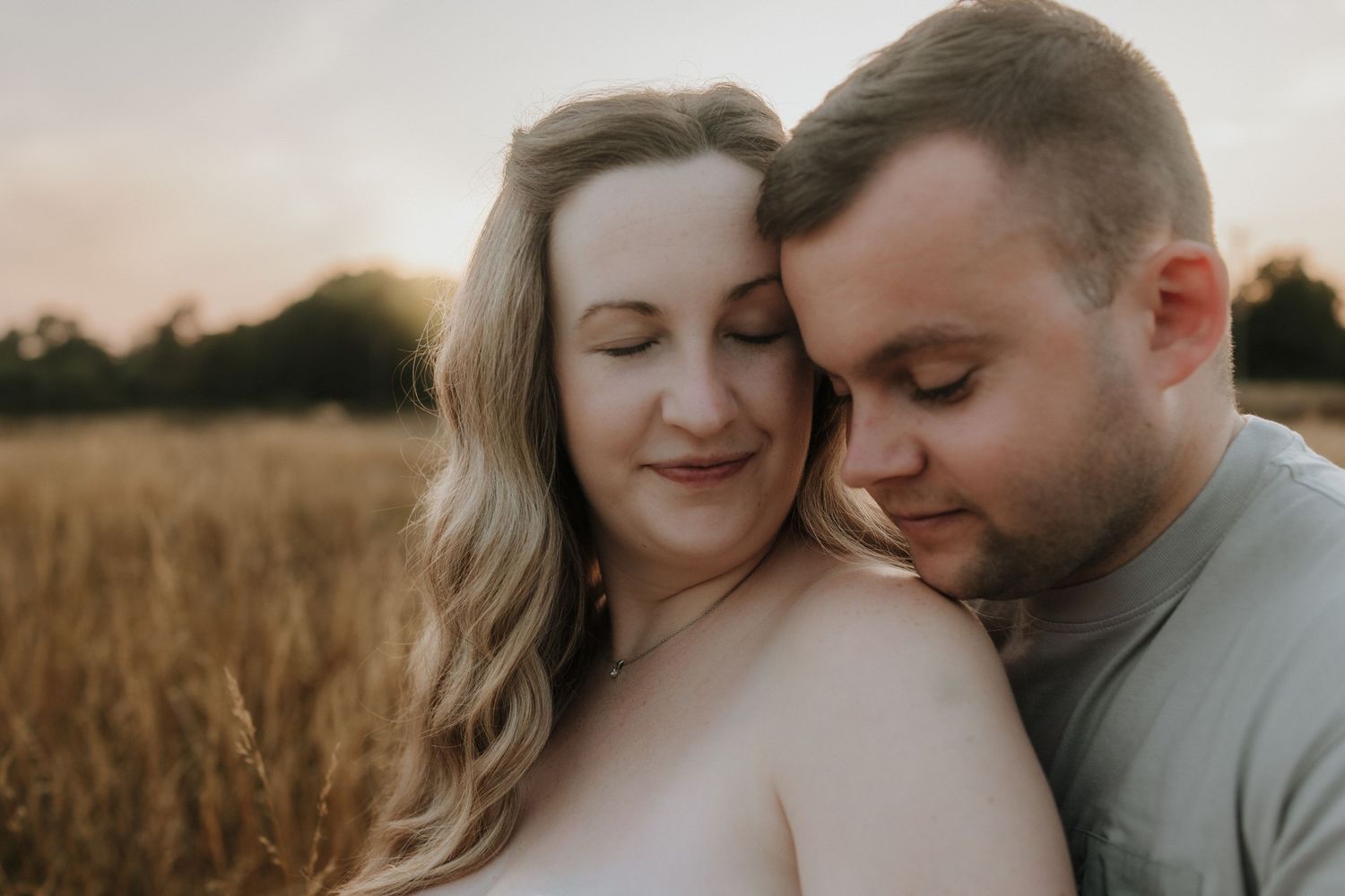 Oxfordshire maternity photographer
