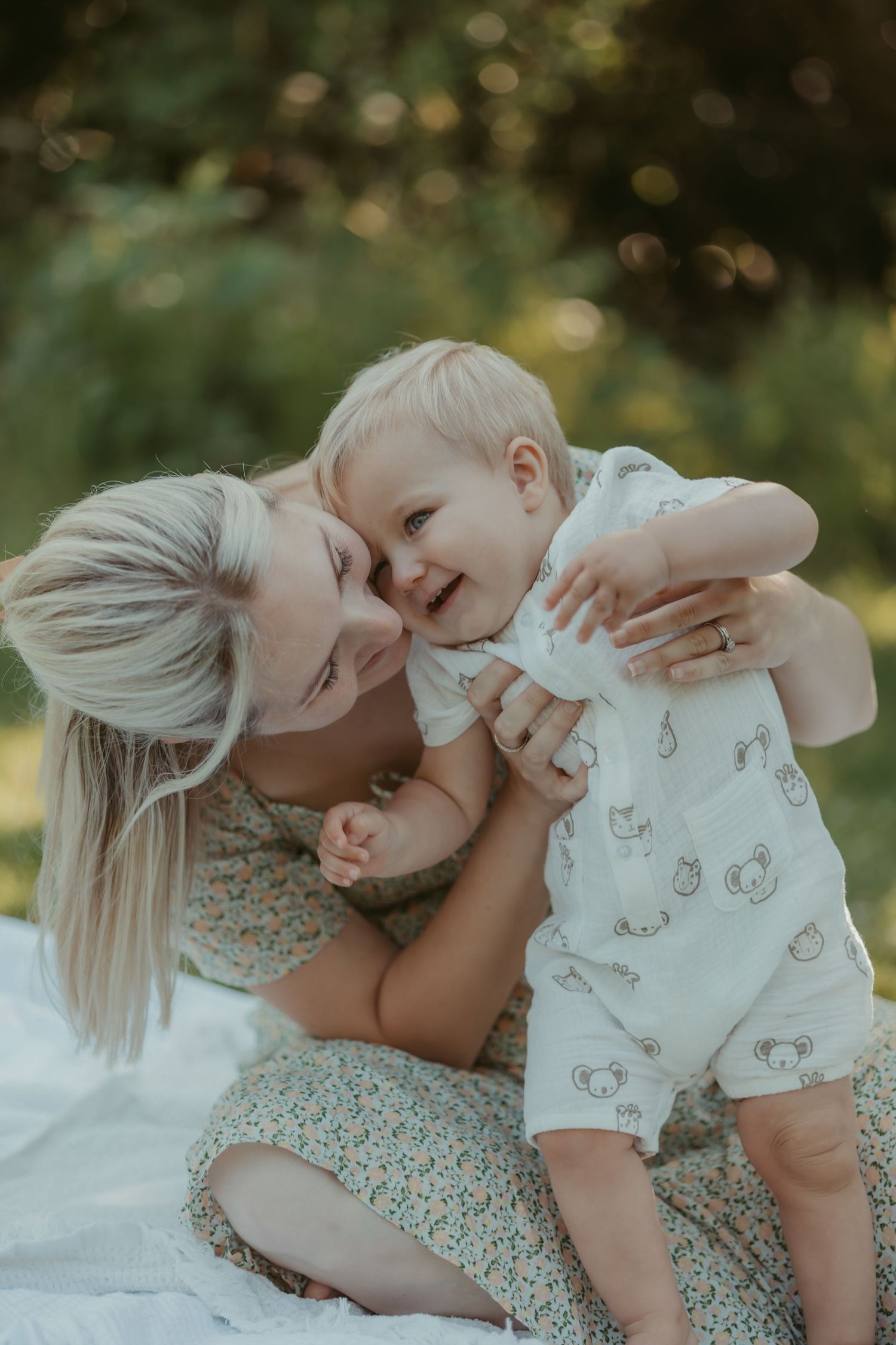Oxfordshire motherhood photographer