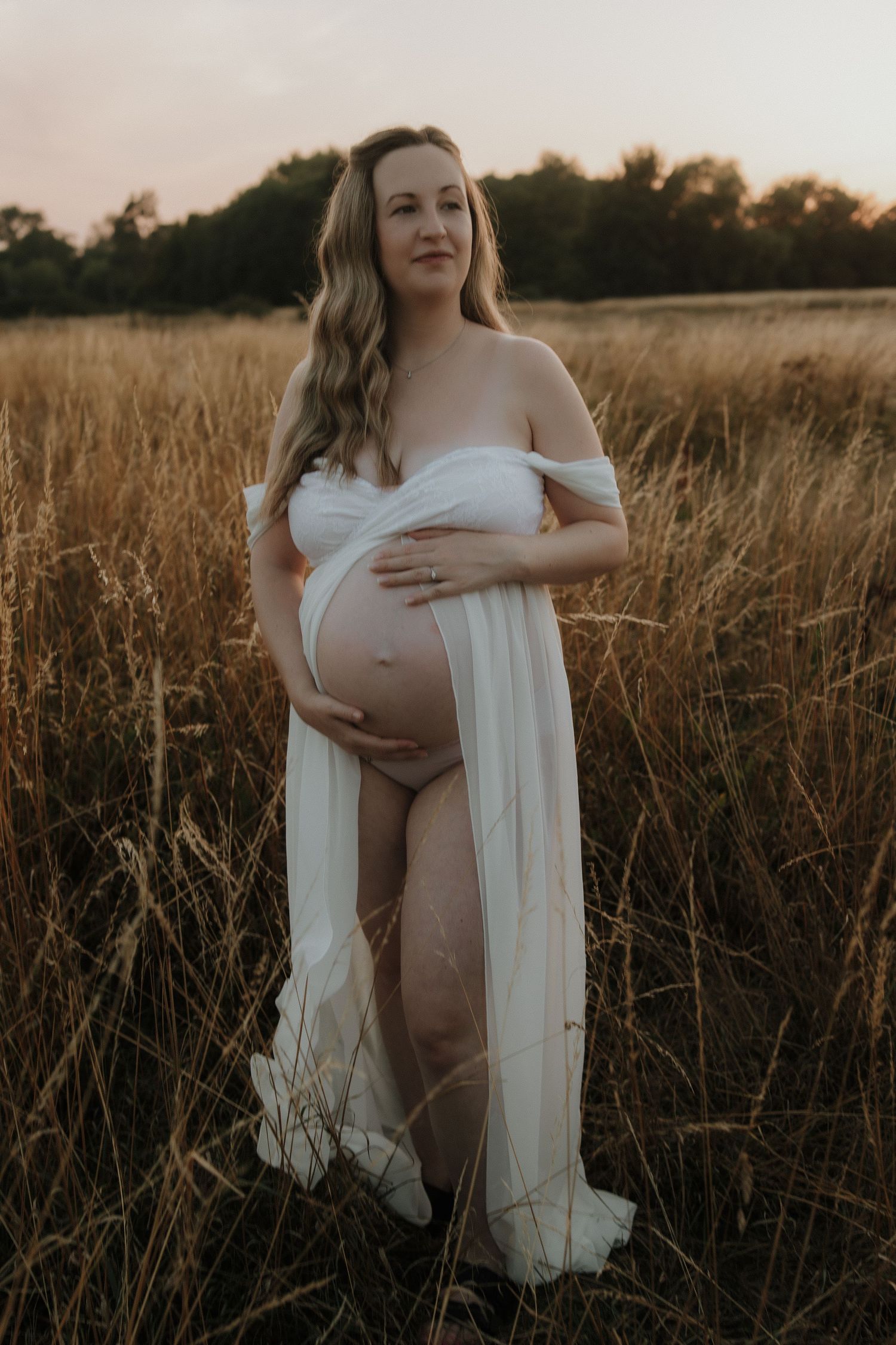 Oxfordshire maternity photographer