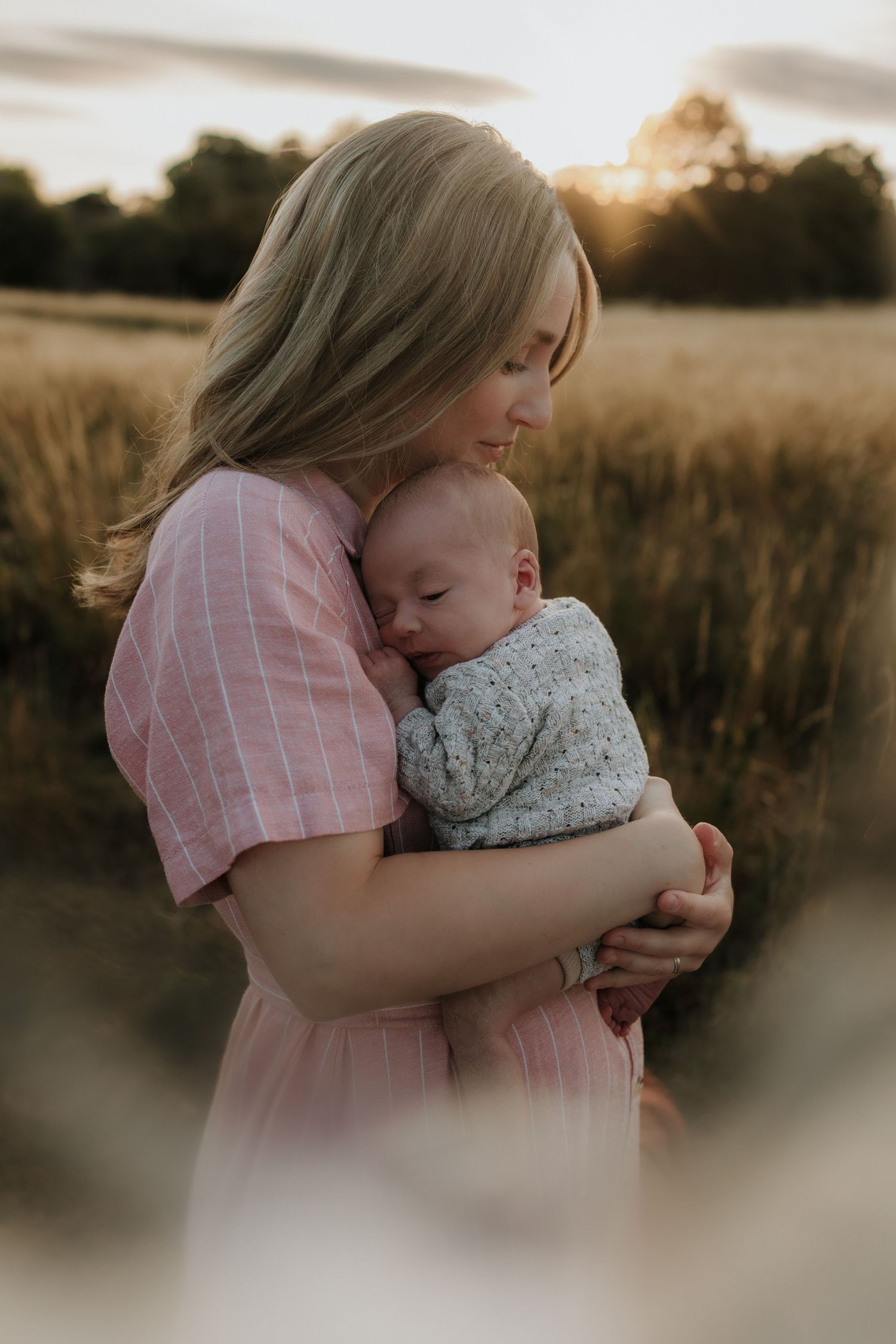 Motherhood photographer Oxfordshire