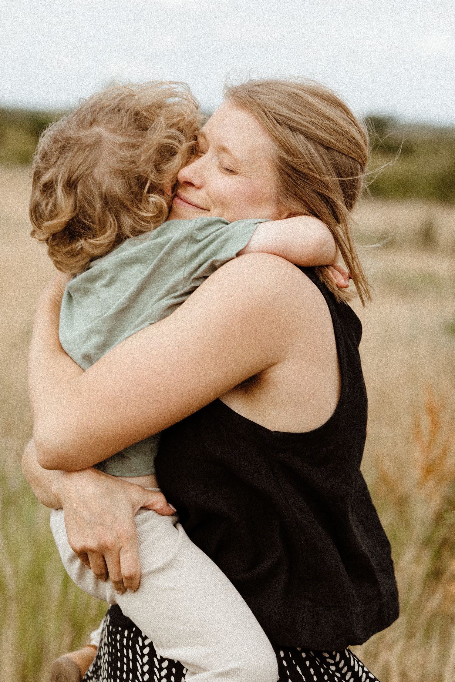 Oxfordshire motherhood photographer