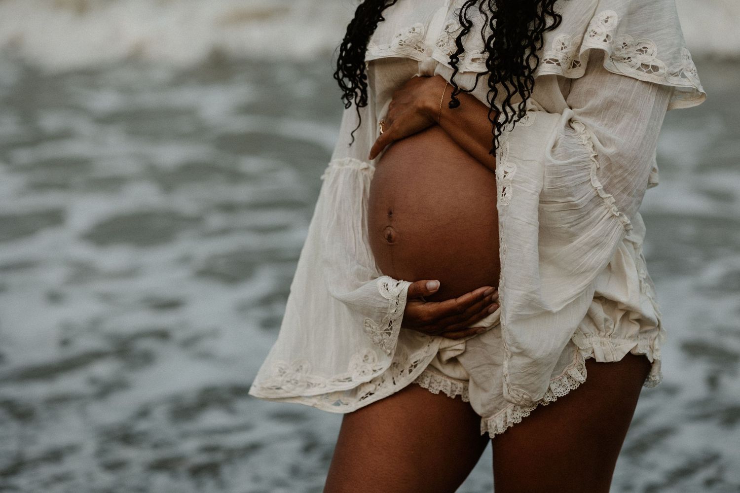 Oxfordshire maternity photographer