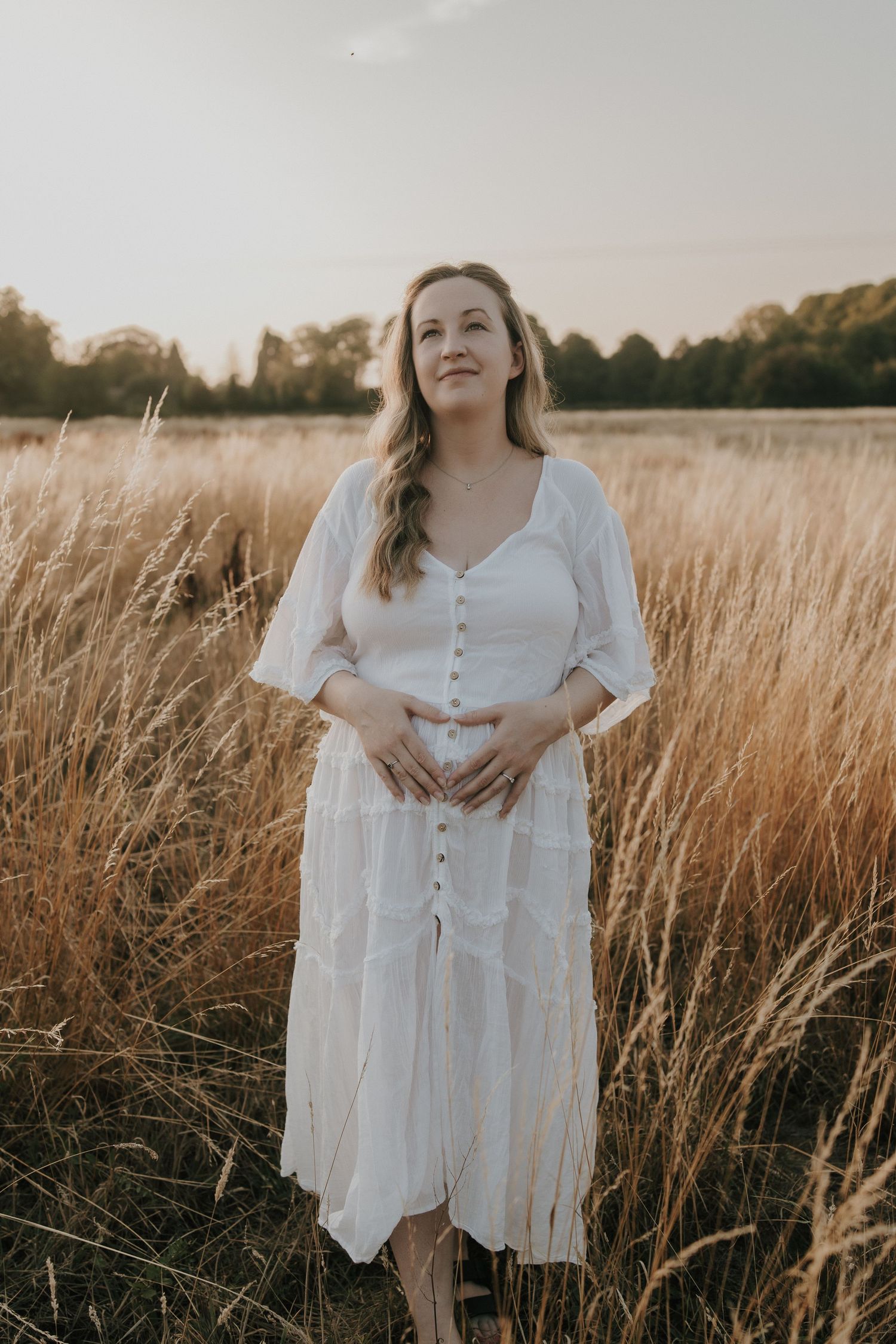 Oxfordshire maternity photographer