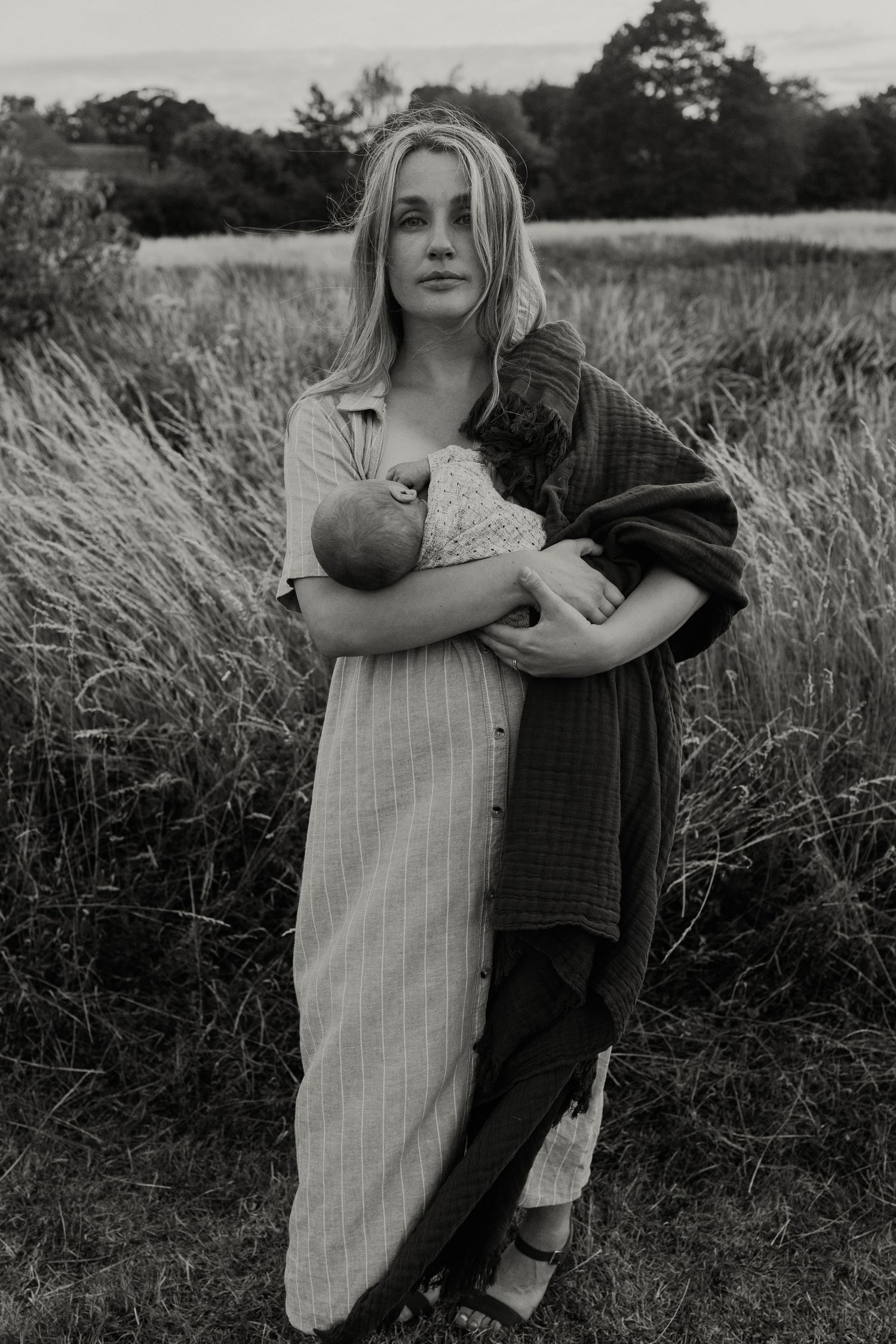Oxfordshire motherhood photographer