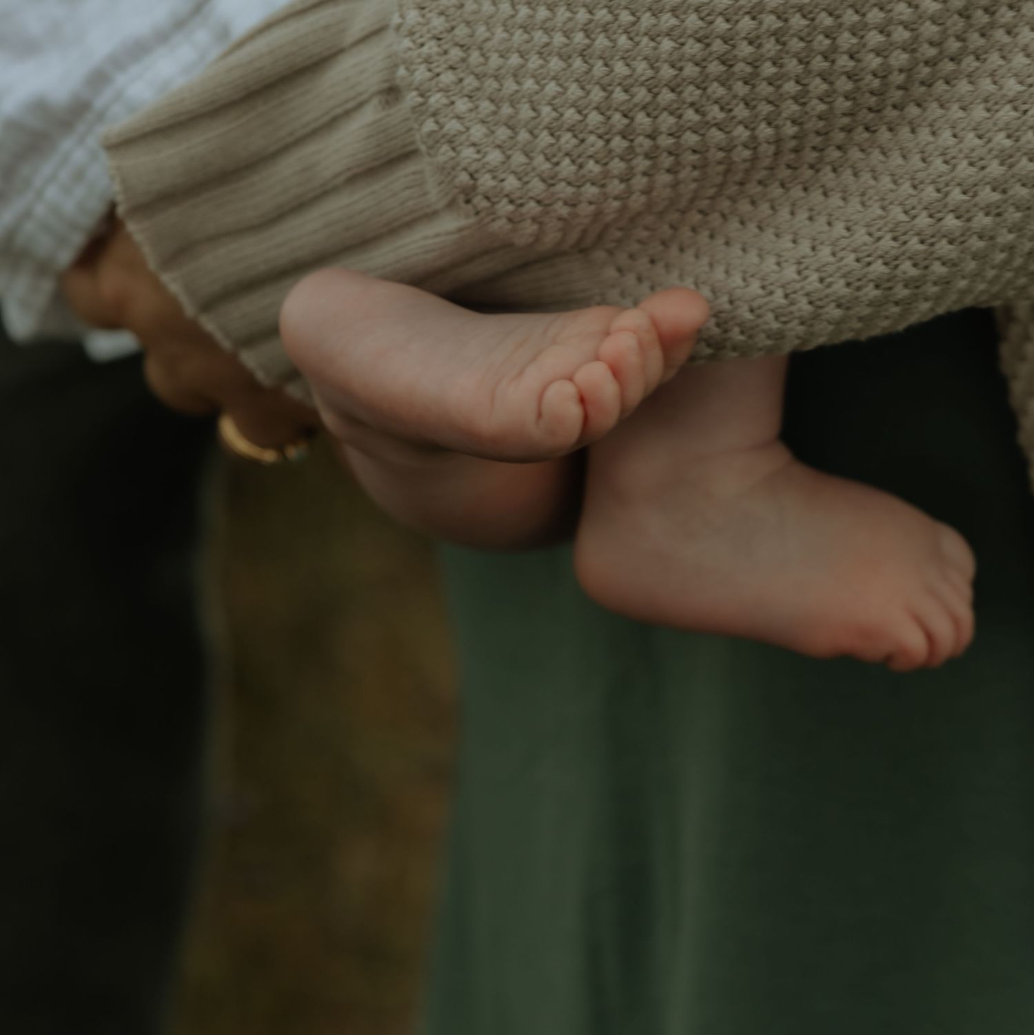 Oxfordshire motherhood photographer
