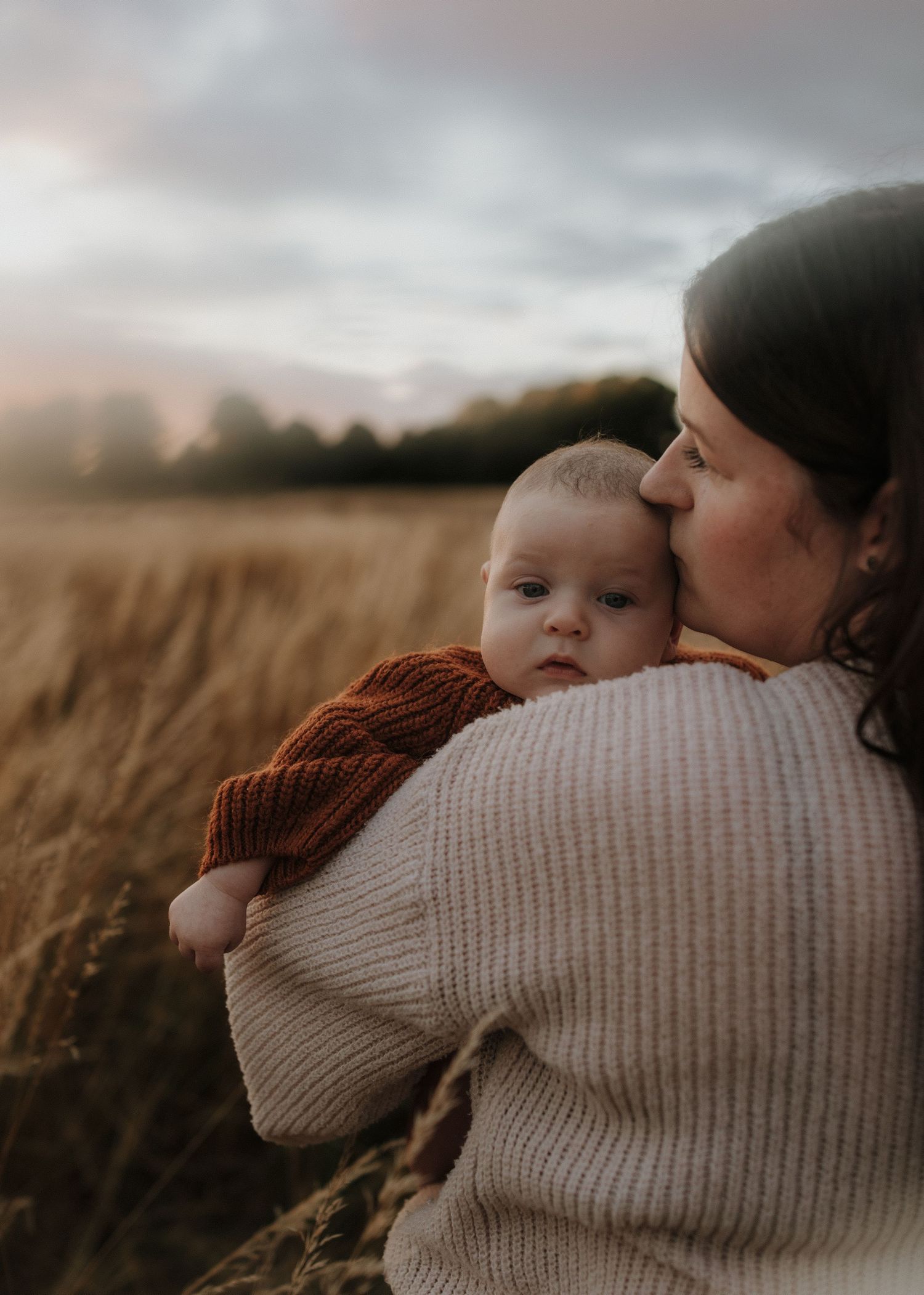 Oxfordshire motherhood photographer
