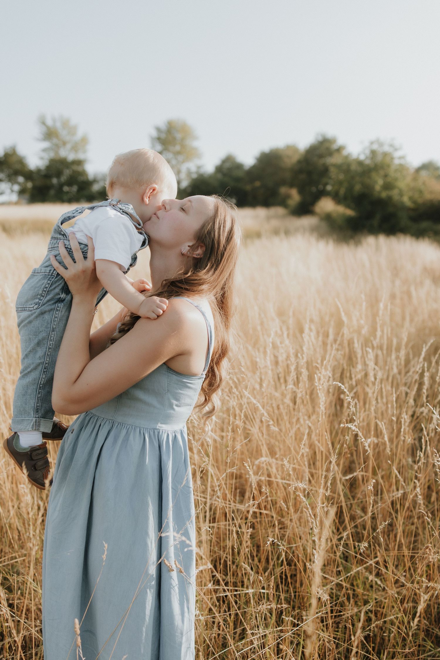 Oxfordshire motherhood photographer