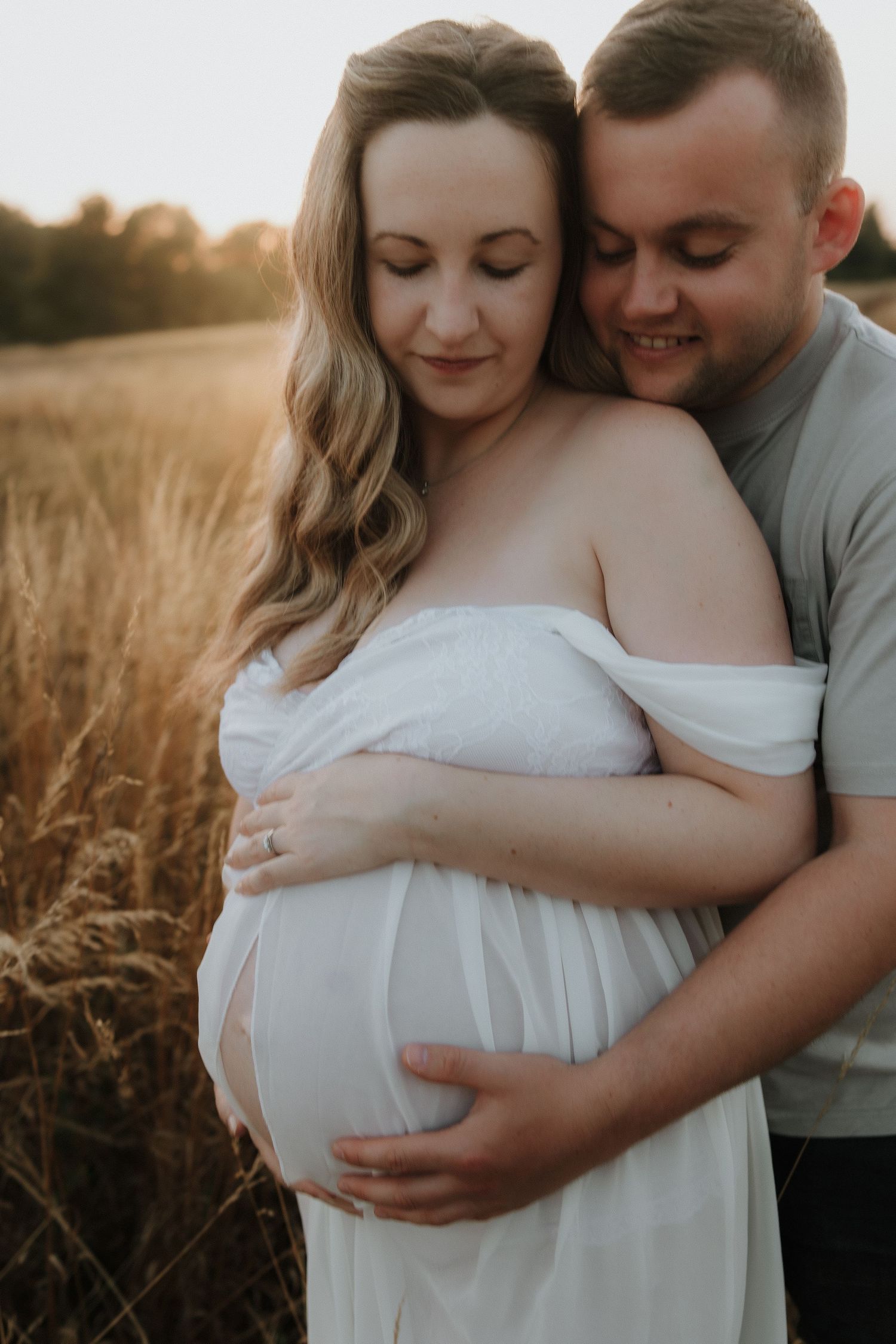 Oxfordshire maternity photographer