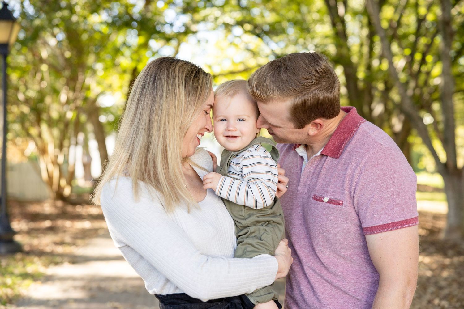 Jessie Peloso Photography photographs families in the Raleigh area, like this young family at Historic Oak View Park.
