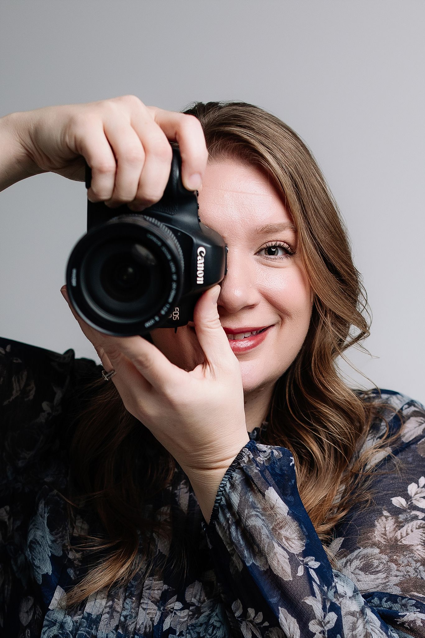 headshot of kansas city newborn photographer Sarah Savage