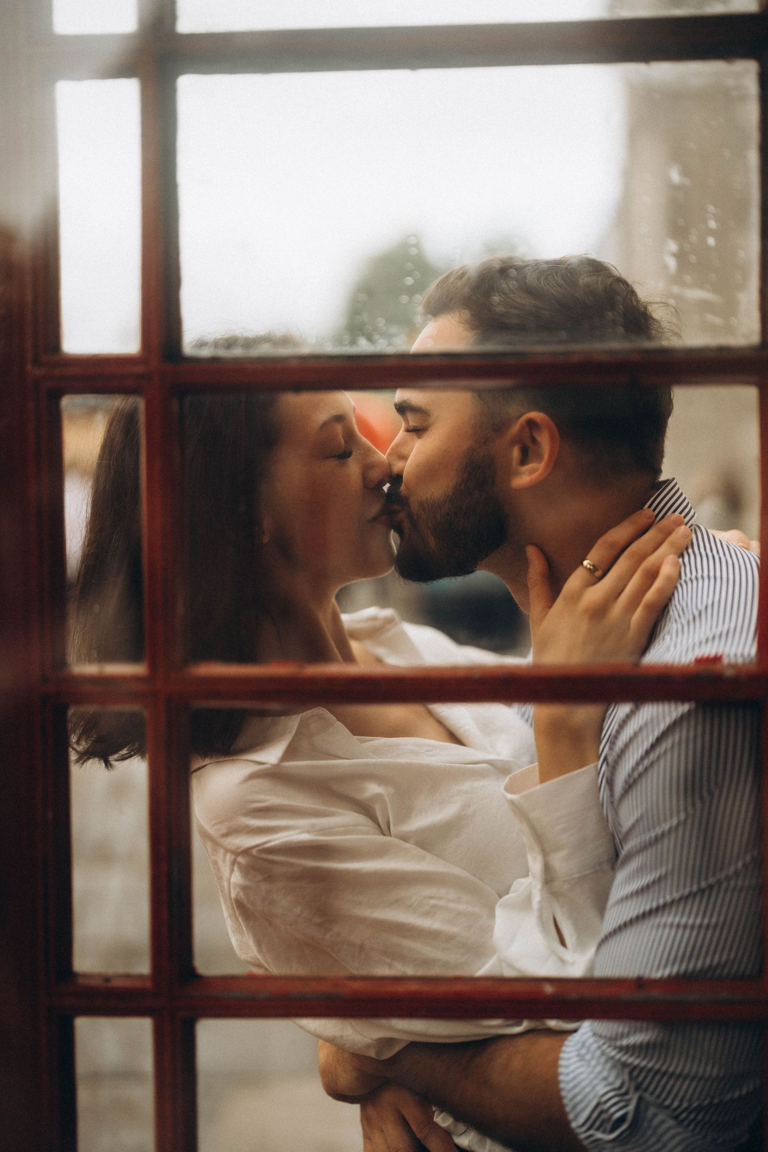 Red telephone box, London couple photo