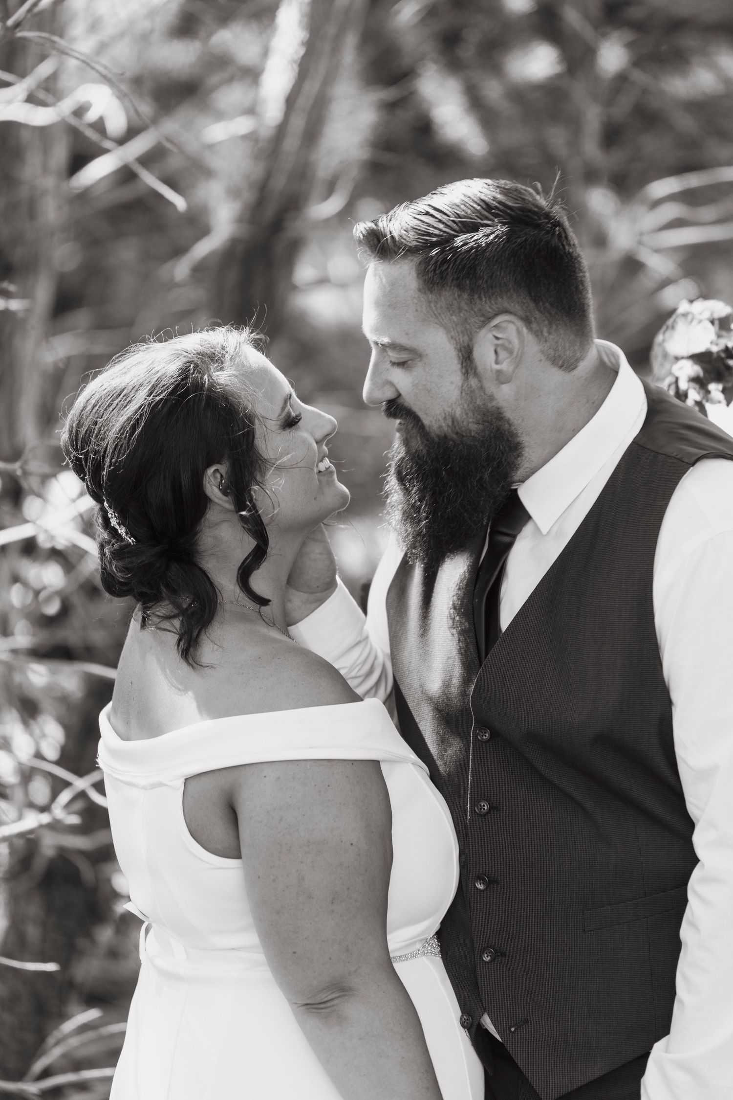 Tasmania wedding photographer capturing honest, soulful, and romantic elopement moments across stunning landscapes. Kin & Sol Photography