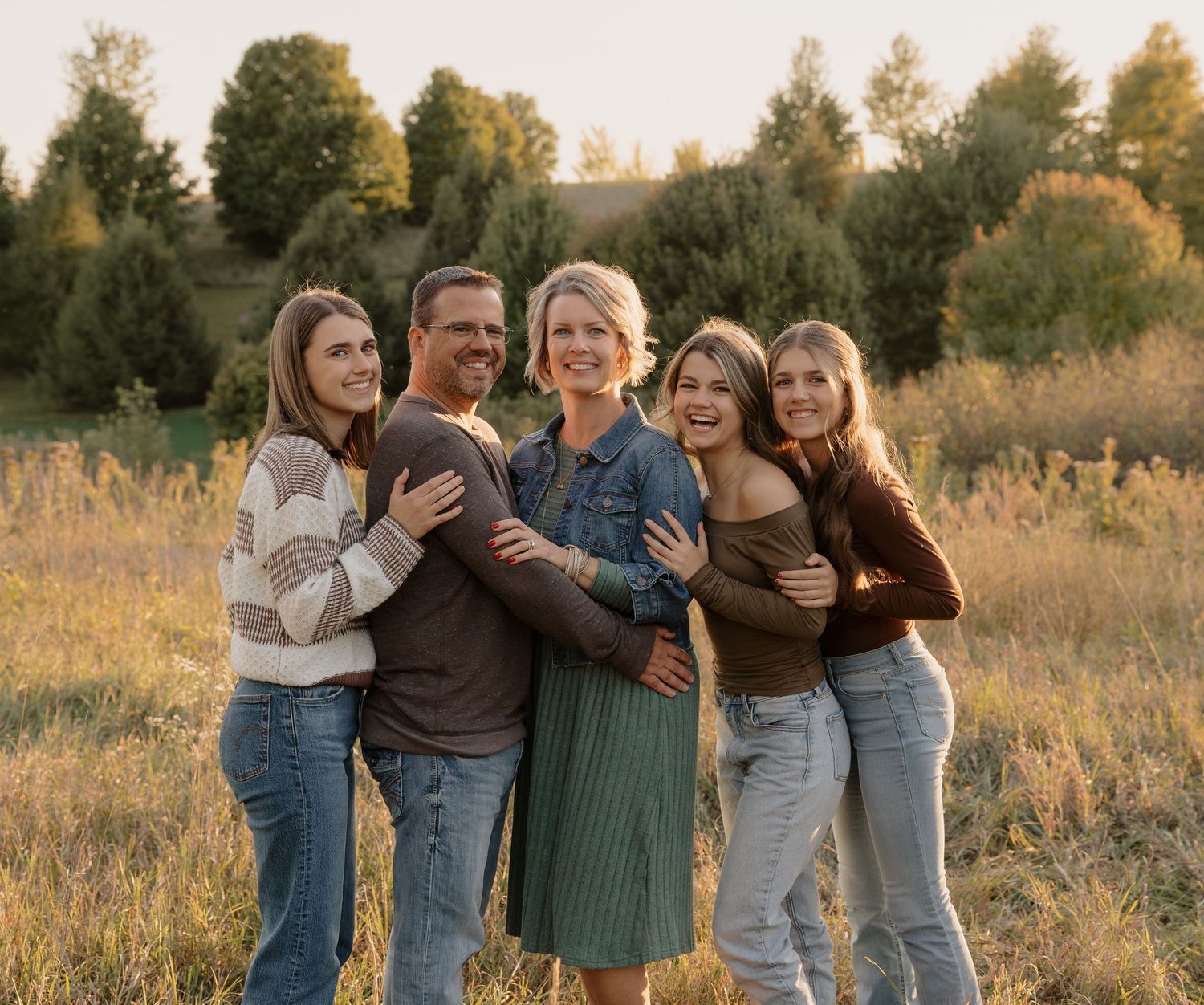 Family photographer outdoor session. #family #extendedfamily #mother #desmoines #ankeny #iowa #midwest