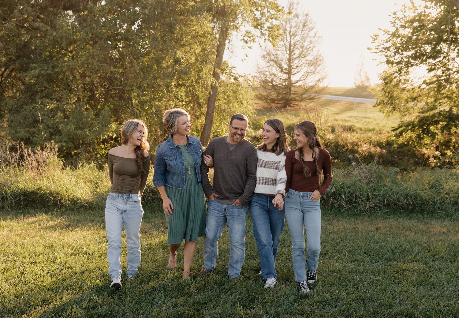Family photographer outdoor session. #family #extendedfamily #mother #desmoines #ankeny #iowa