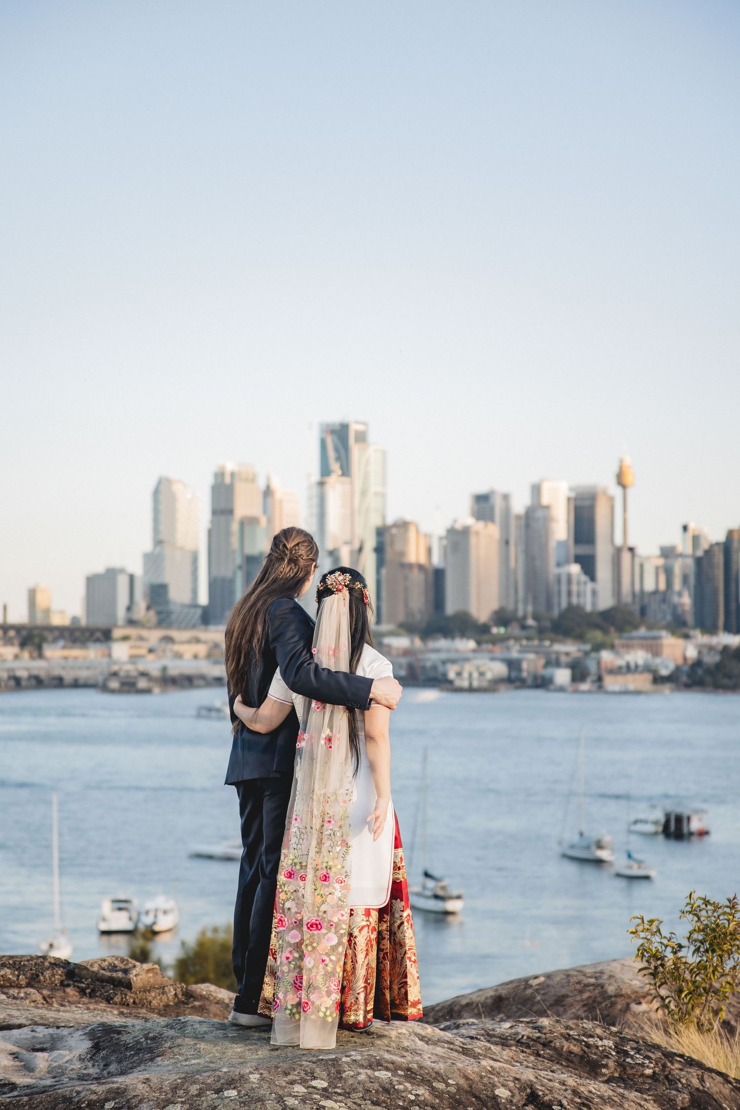 candid wedding couple photo in sydney by sam haber