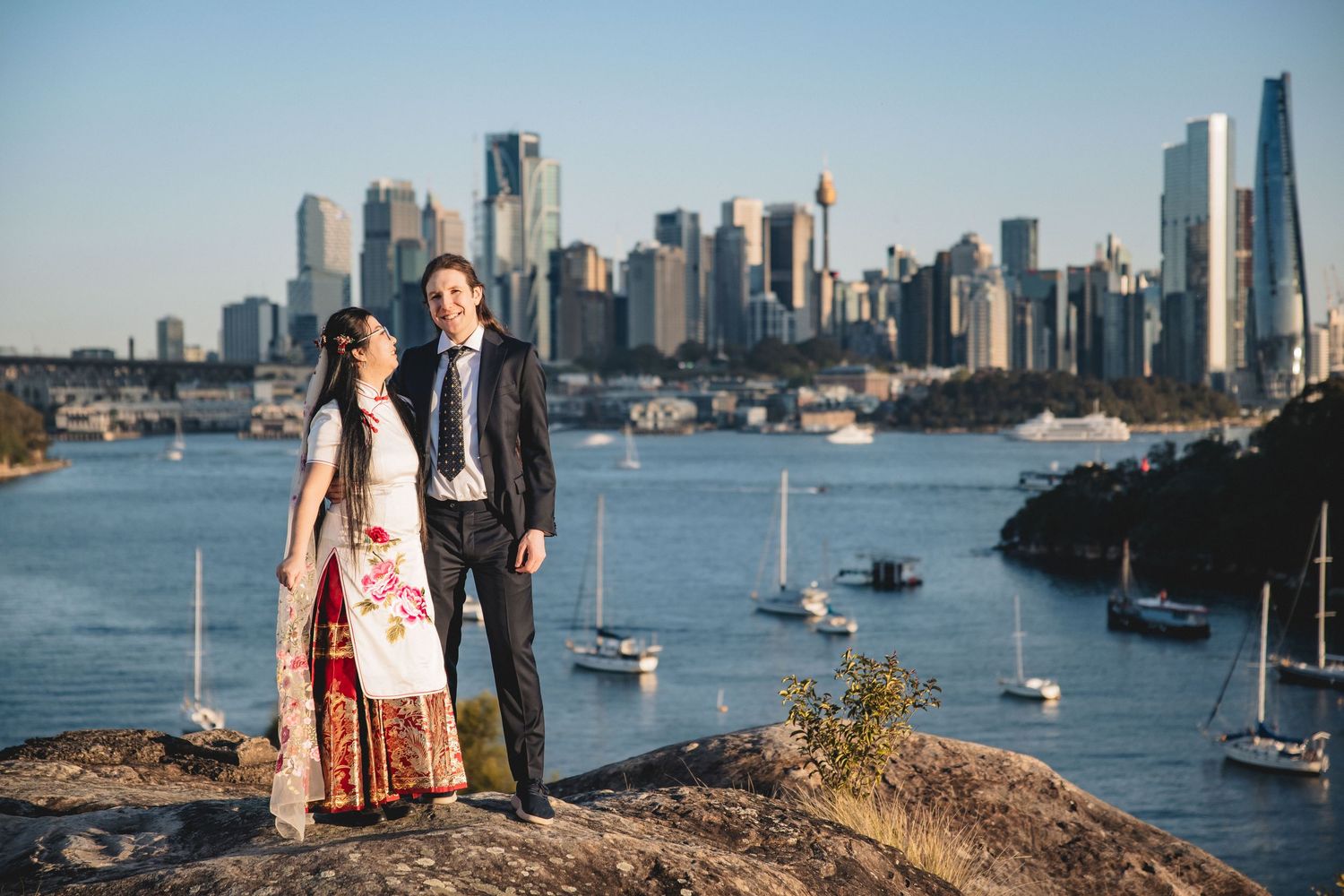 candid wedding couple photo in sydney by sam haber