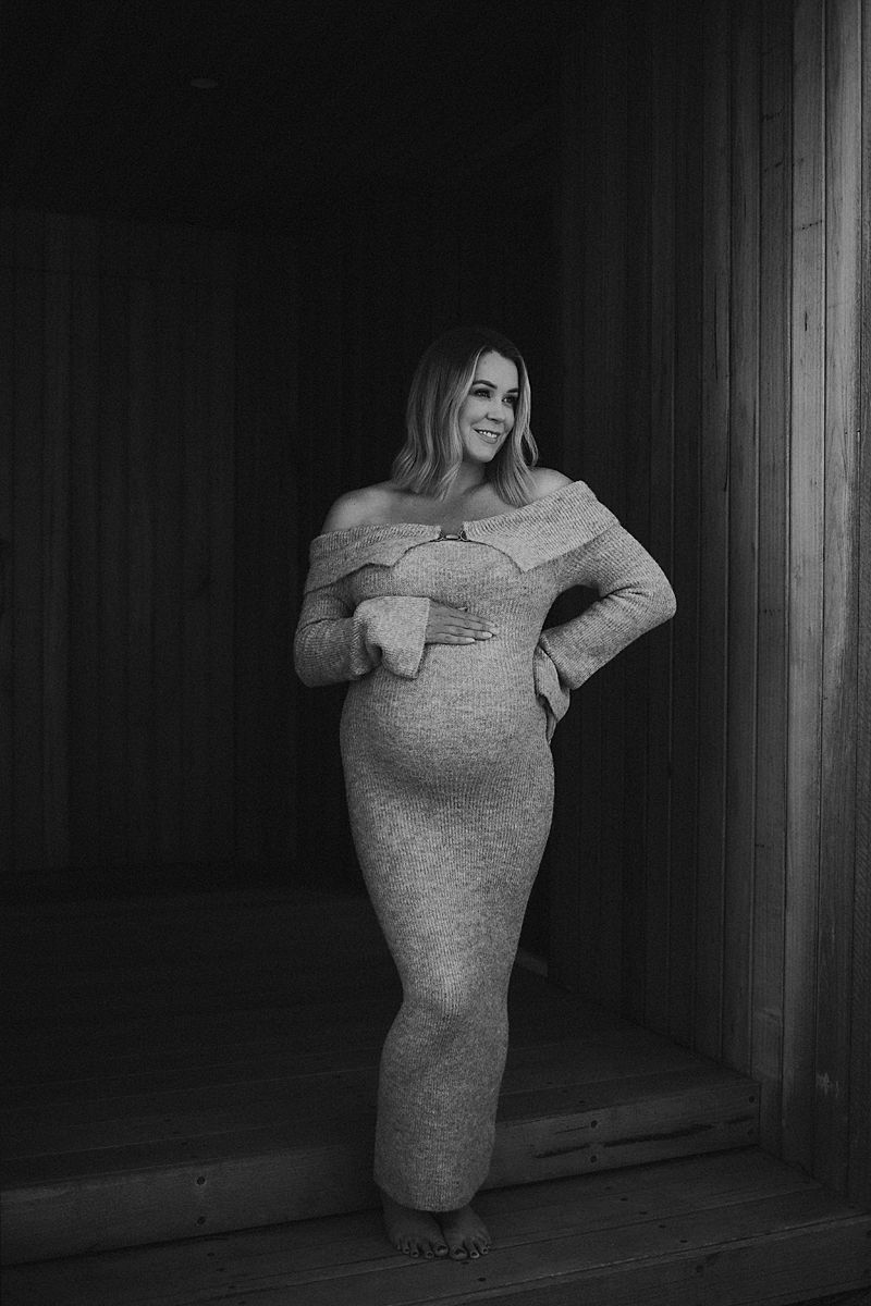 calm and peaceful in home maternity sessions geelong