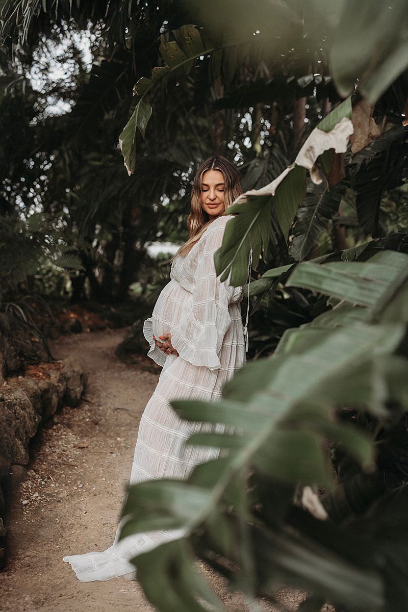 geelong maternity and newborn photographer botanic gardens photoshoot maternity dress