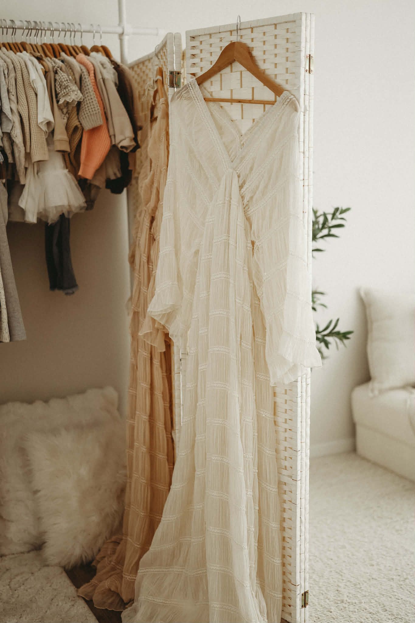 dress choices for maternity and newborn sessions