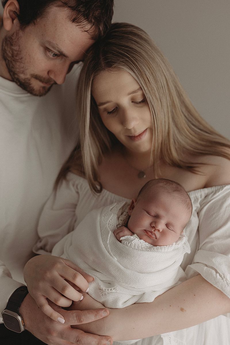 sleeping-baby-girl-during-geelong-photoshoot-armstrong-creek