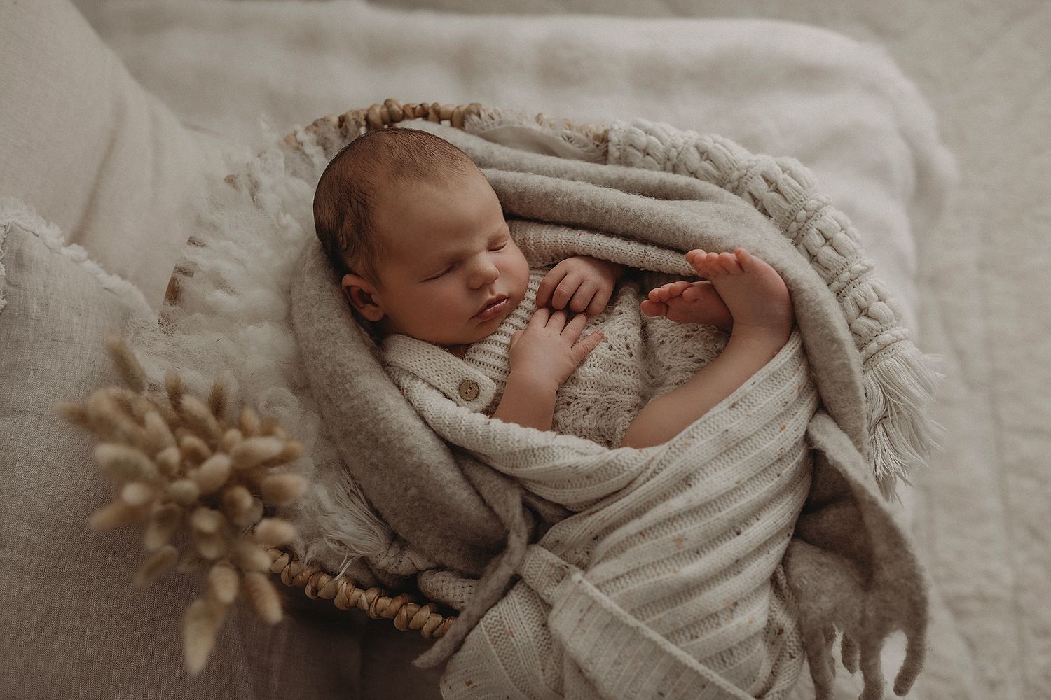 Geelong-Newborn-Photographer-safe-posing-sleeping-baby-boy-having-photoshoot-in-geelong