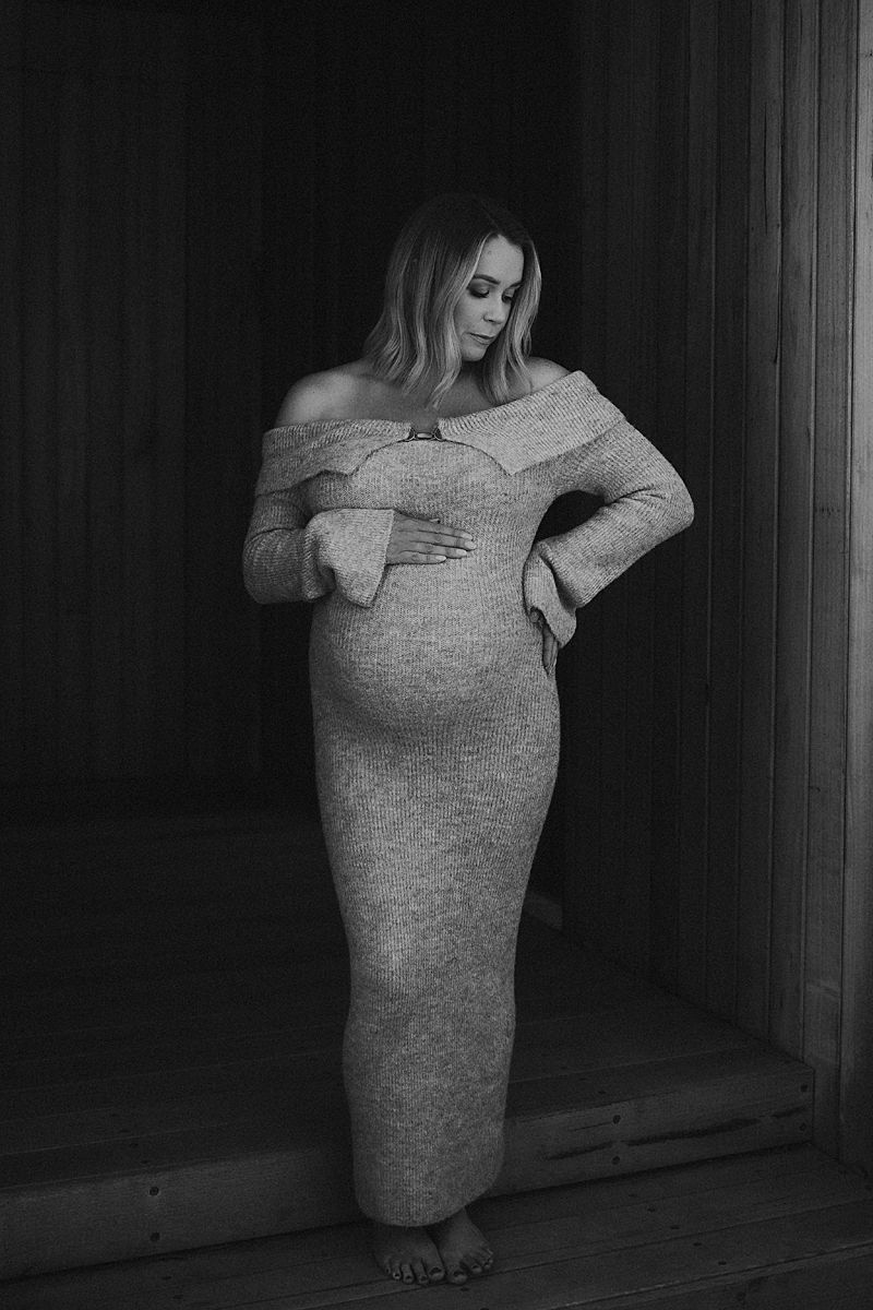 maternity session in the comfort of your own home