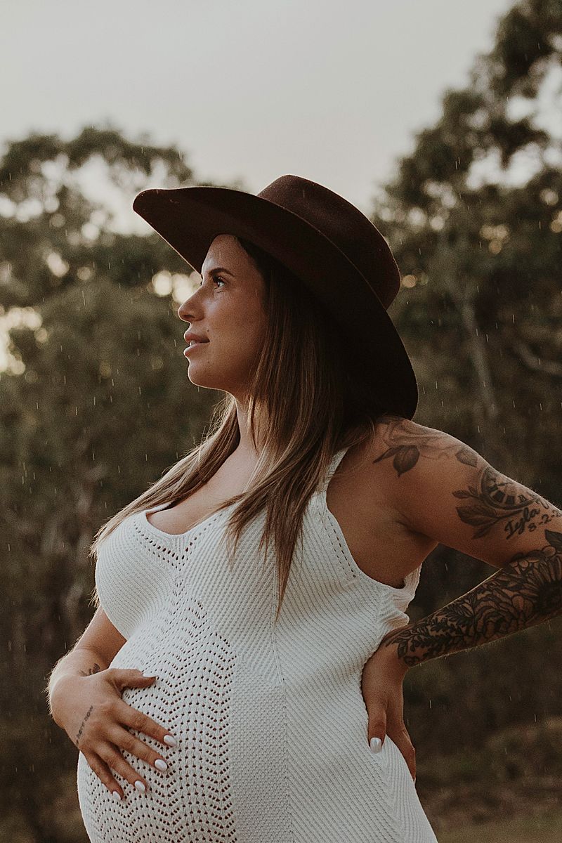 maternity photographer geelong outside location session