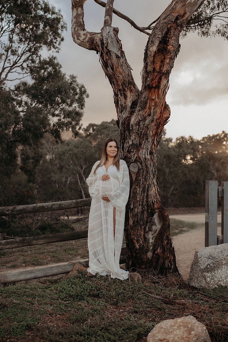 Geelong maternity photographer glowing mum