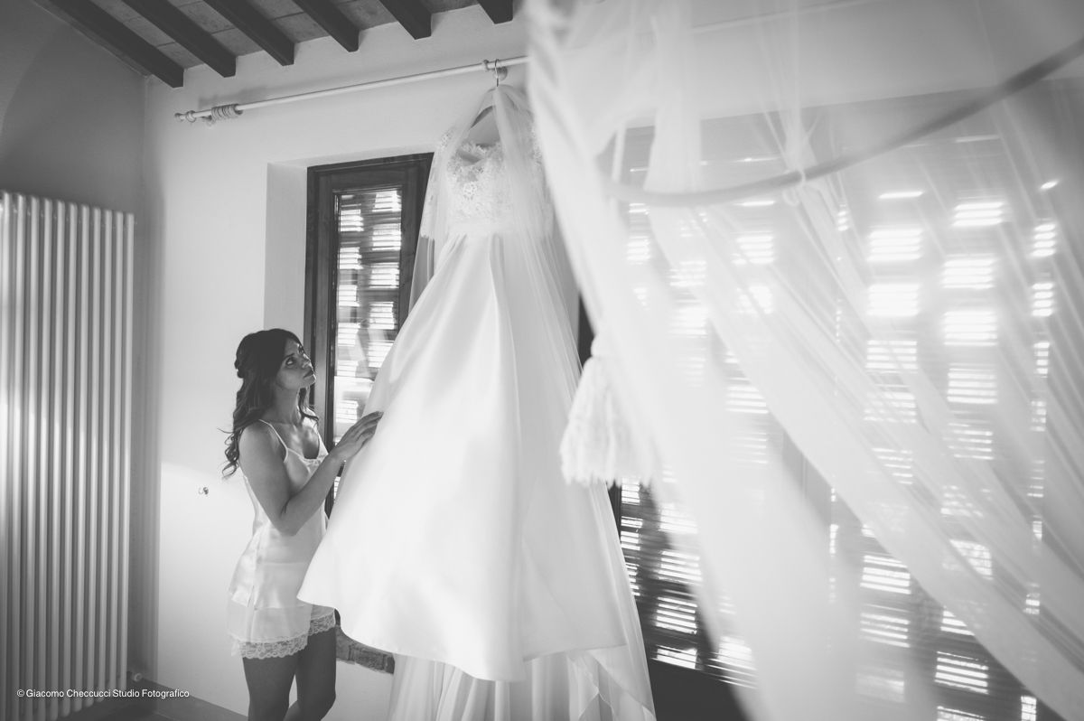 dettaglio abito sposa matrimonio certaldo toscana