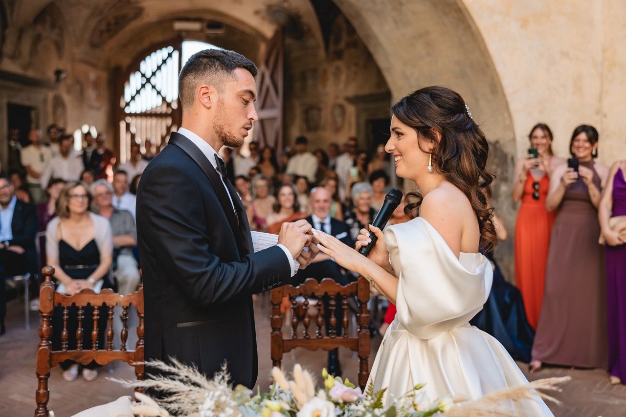 scambio anelli matrimonio in toscana a certaldo alto