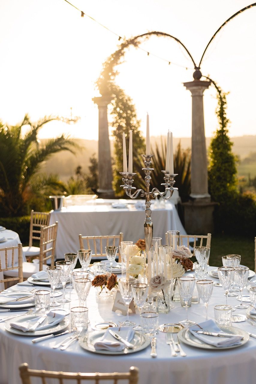 dettaglio tavoli e allestimenti matrimonio tenuta corbinaia location di lusso