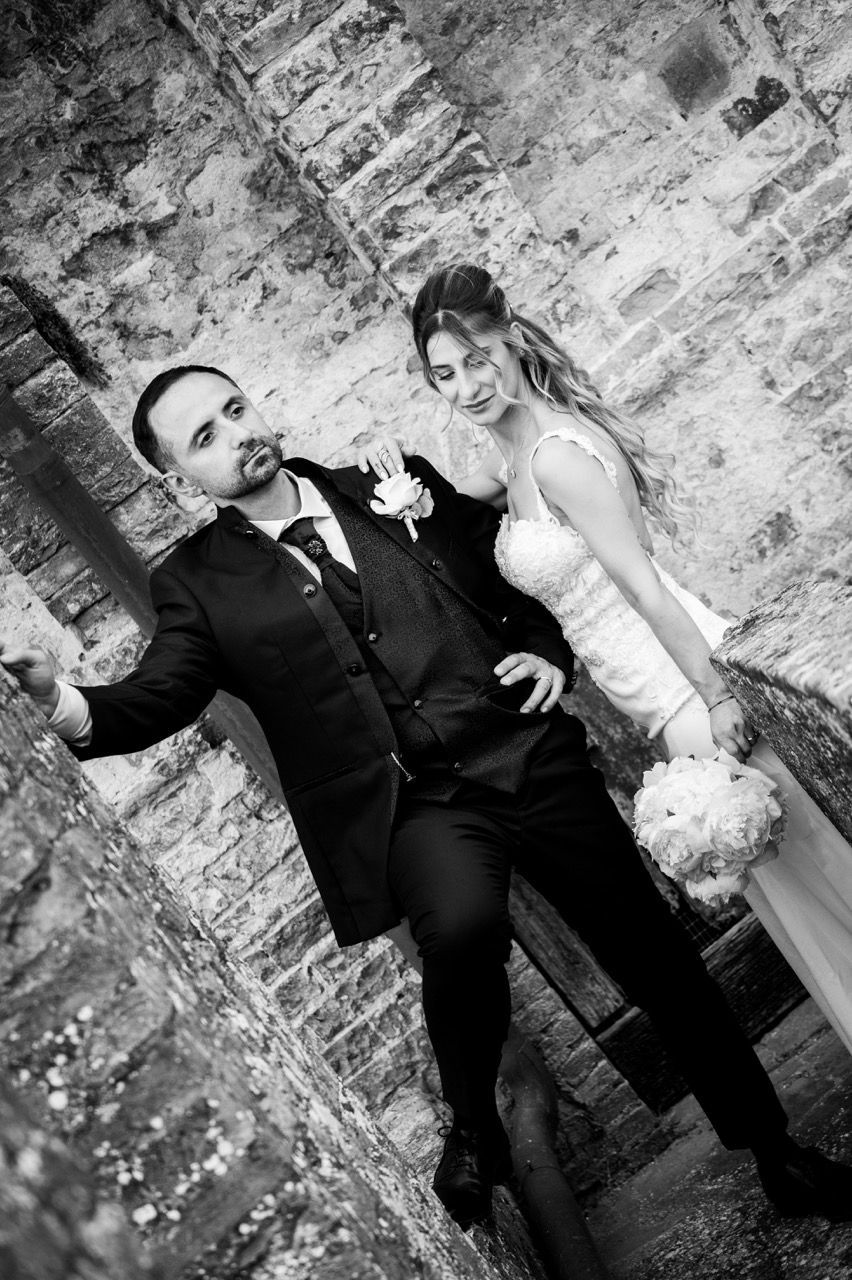 Veronica e Alessio – foto di matrimonio al Castello di Oliveto in Toscana, fotografo matrimoni