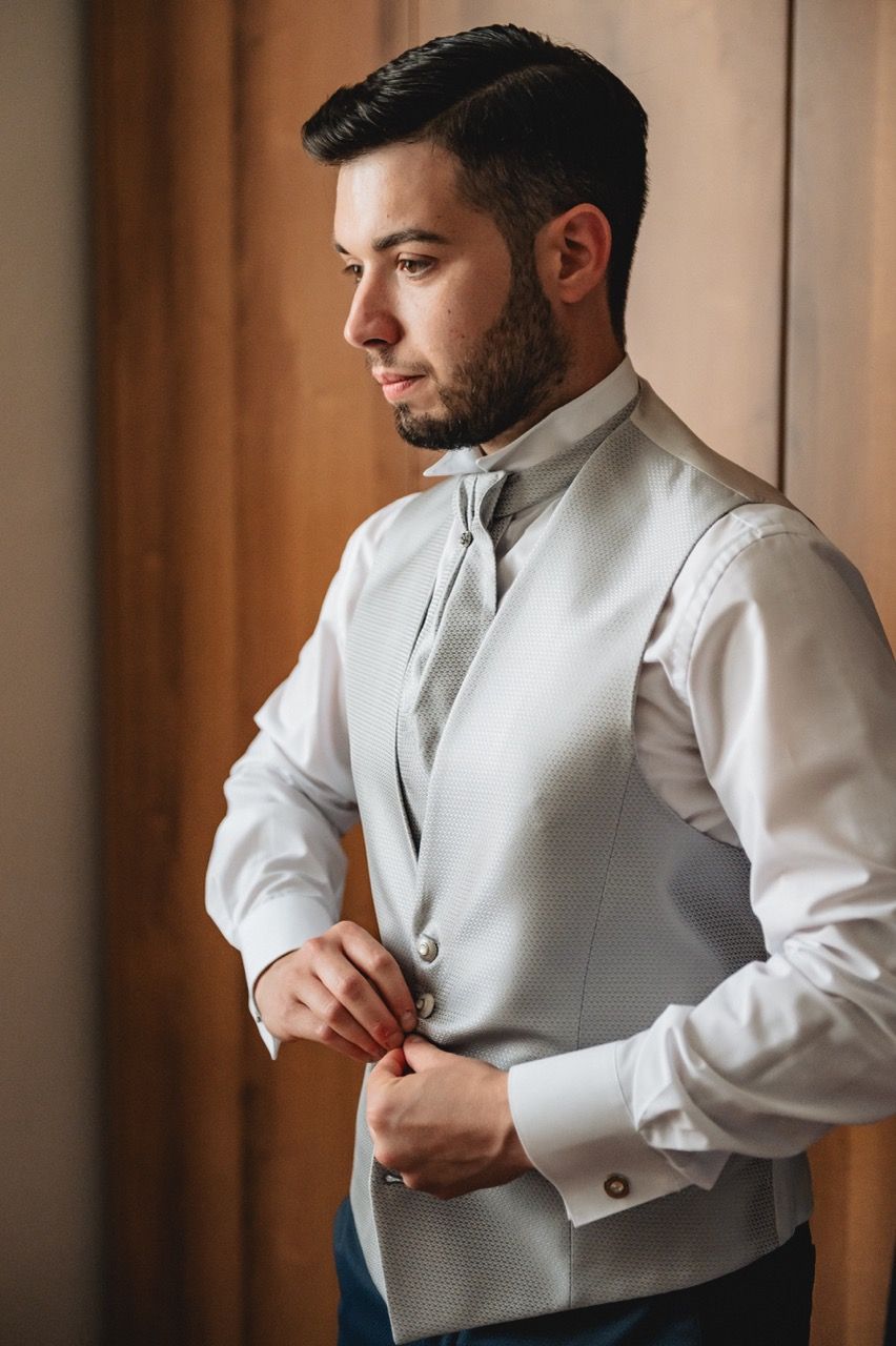 preparativi-sposo-italiano-fotografo-matrimoni-montaione