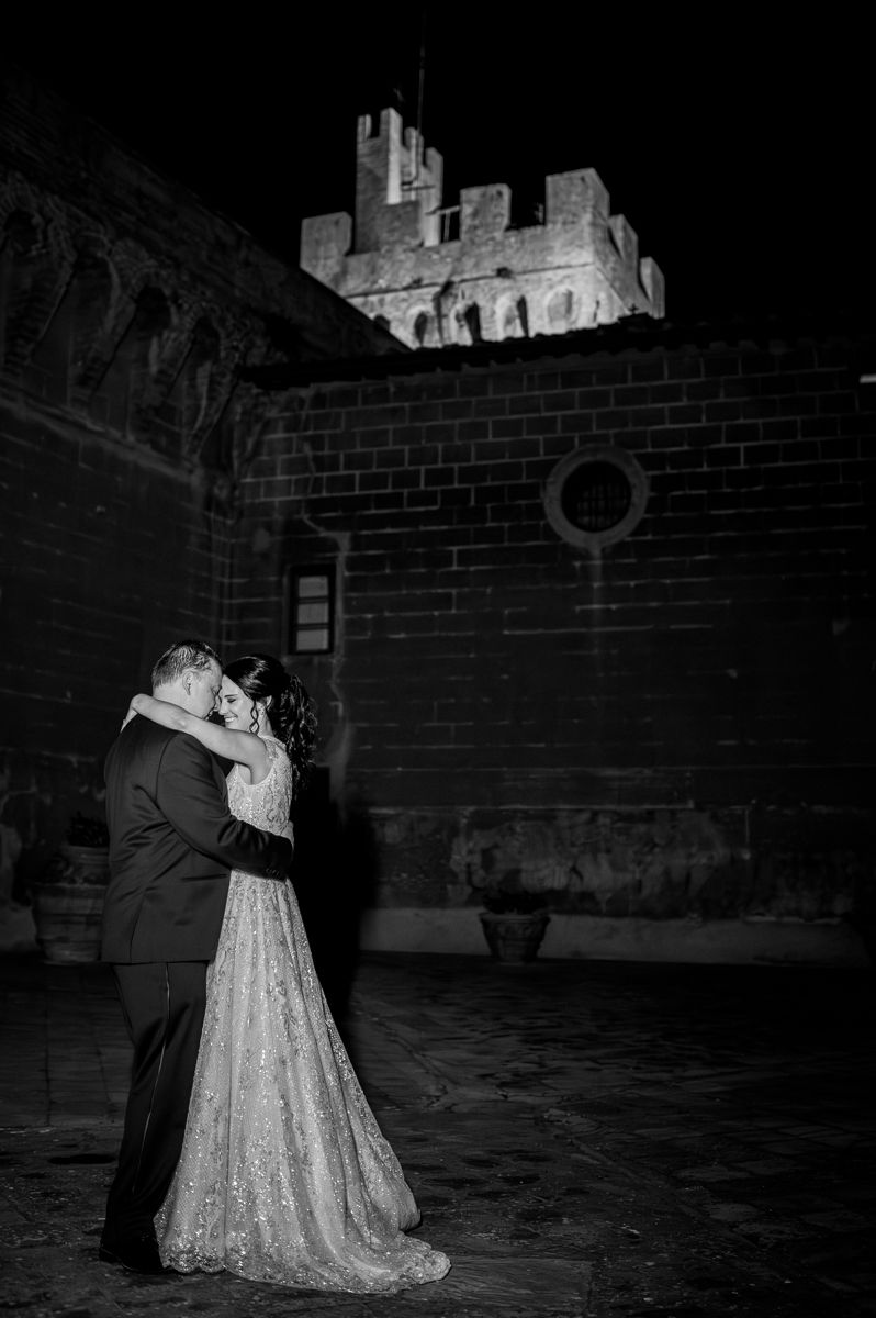 documentary-wedding-photography-nicole-todd-castello-di-oliveto-tuscany-night-embrace