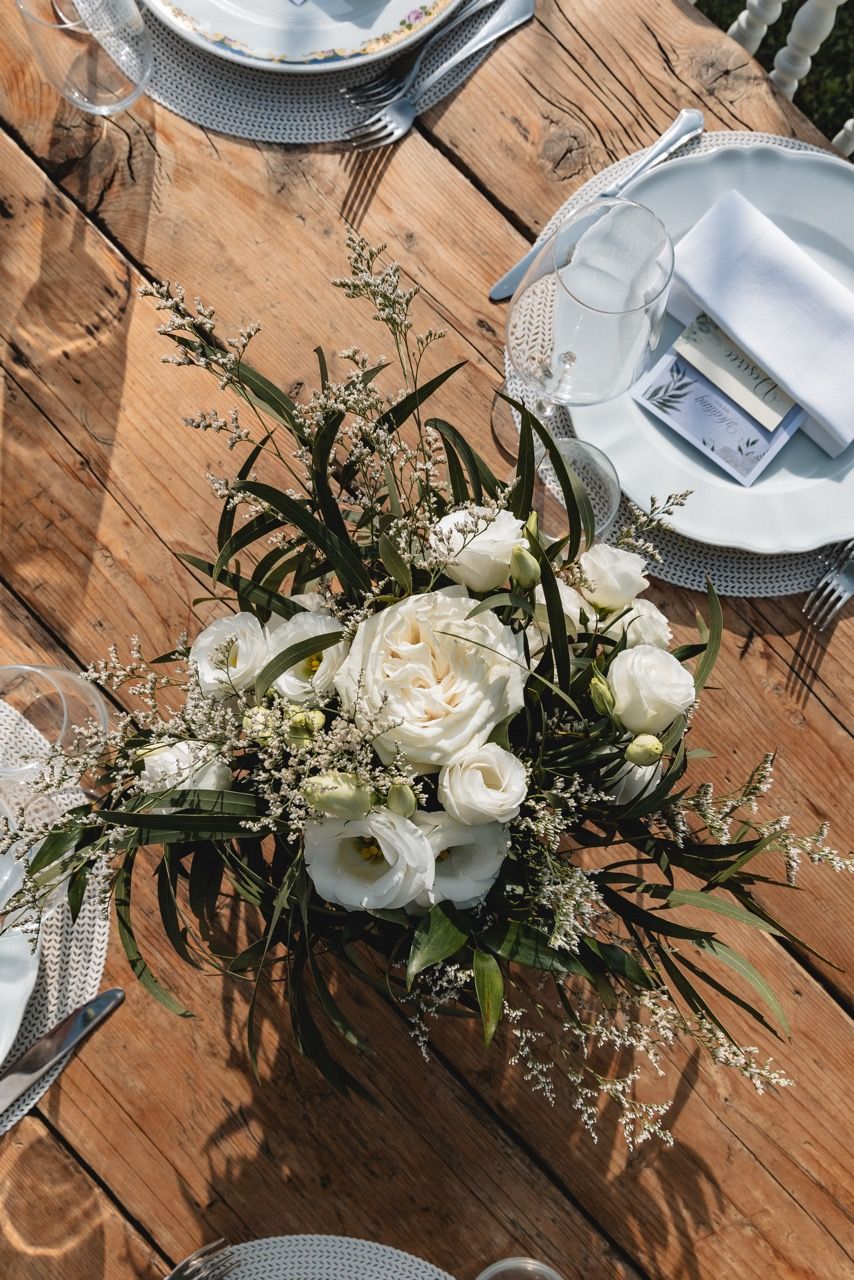 dettaglio-allestimento-tavolo-matrimonio-legno-toscana-reale