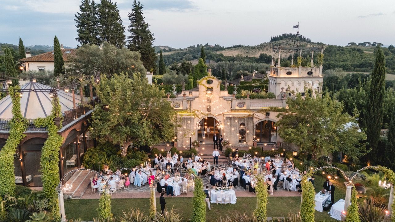 ricevimento-matrimonio-aperto-villa-storica-toscana-reportage-tenuta-corbinaia