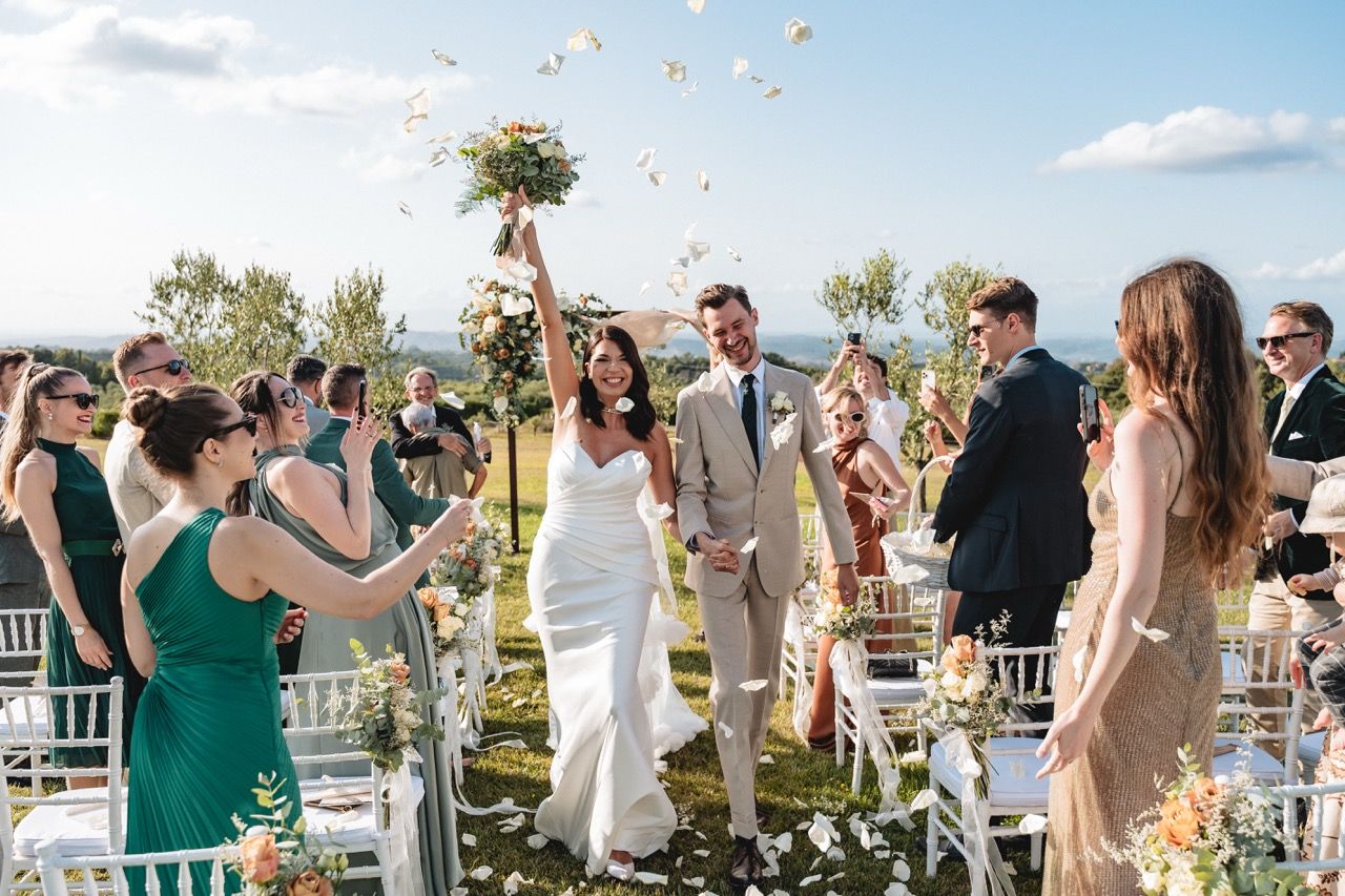 spontaneous-wedding-moments-tuscany-destination-ceremony